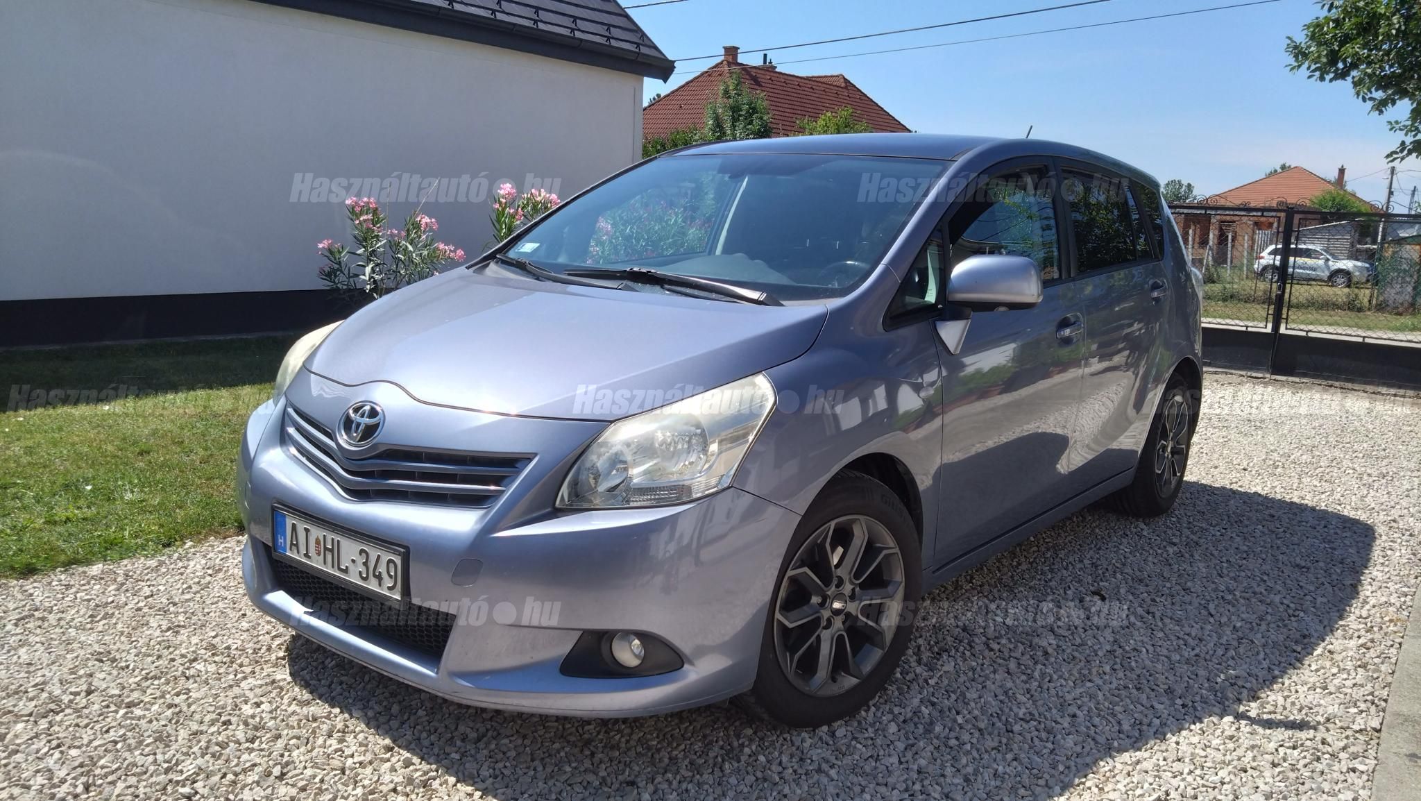 TOYOTA VERSO 2010/6 - 1