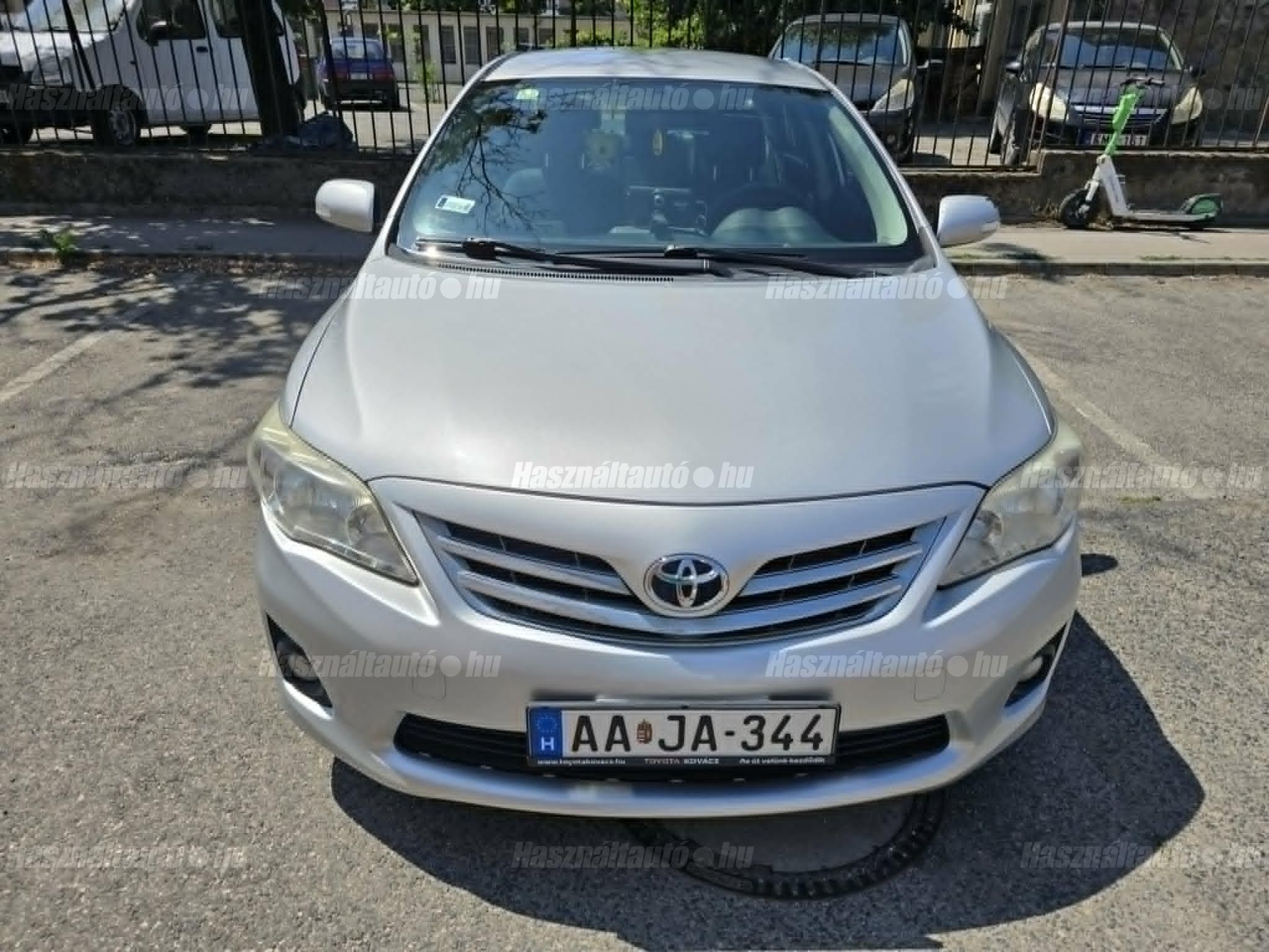 TOYOTA COROLLA 2011/4 - 1