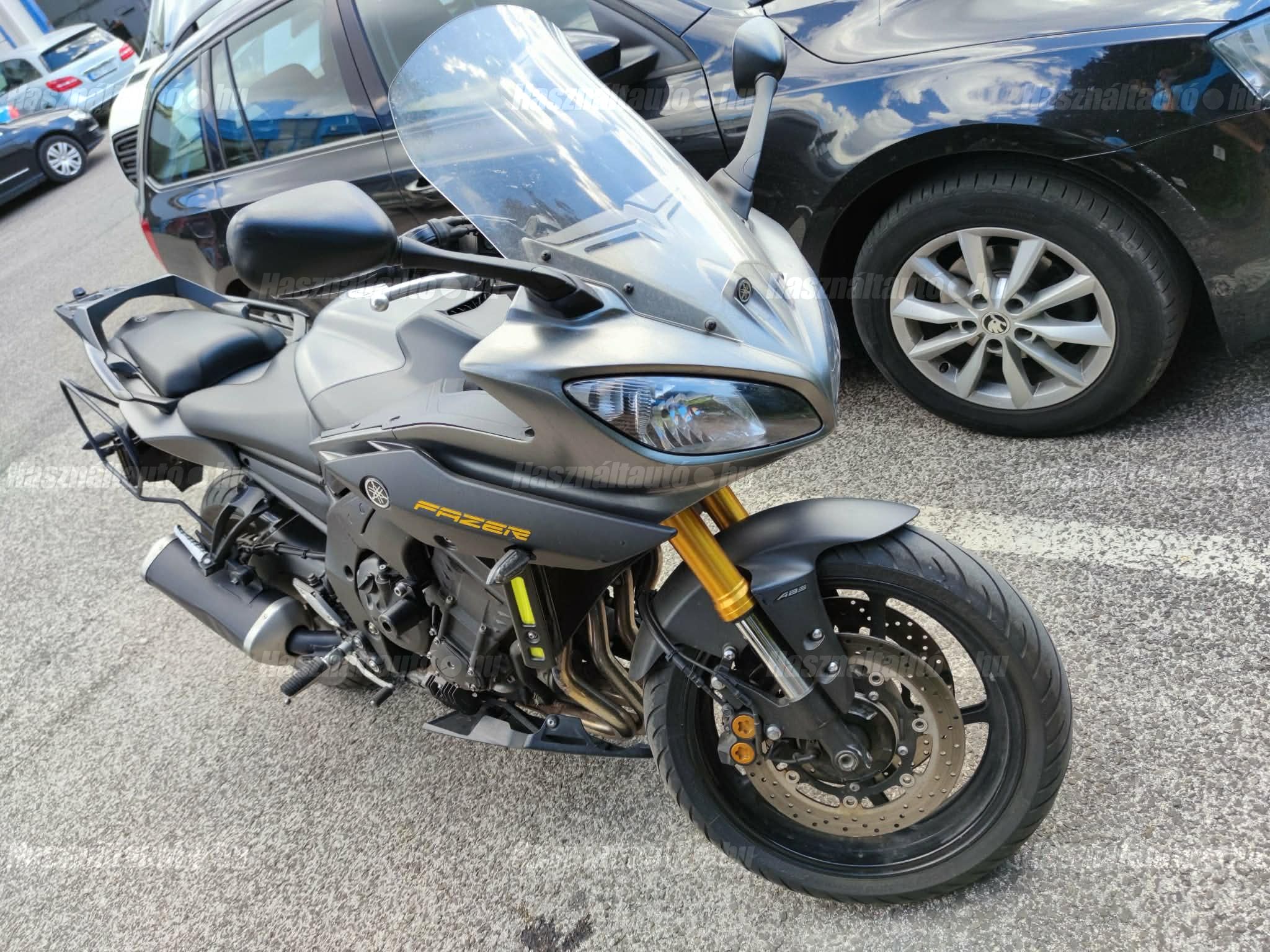 YAMAHA FZ8-S 2012/10 - 1