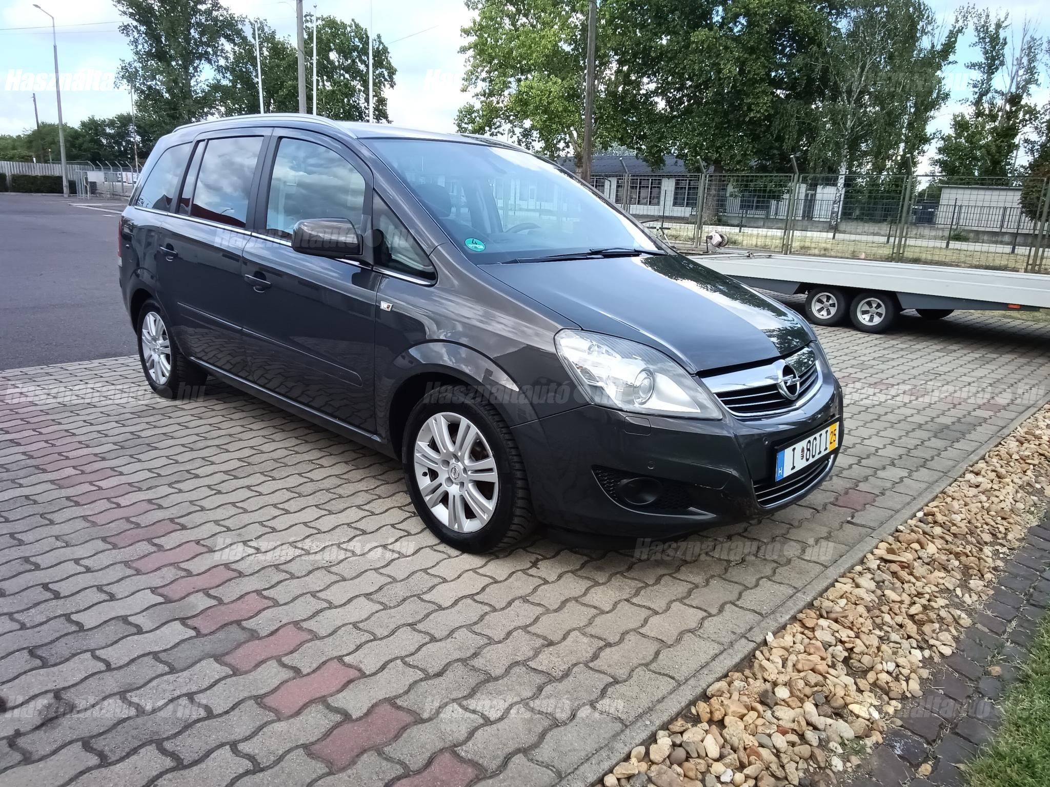 OPEL ZAFIRA B 2013/6 - 1