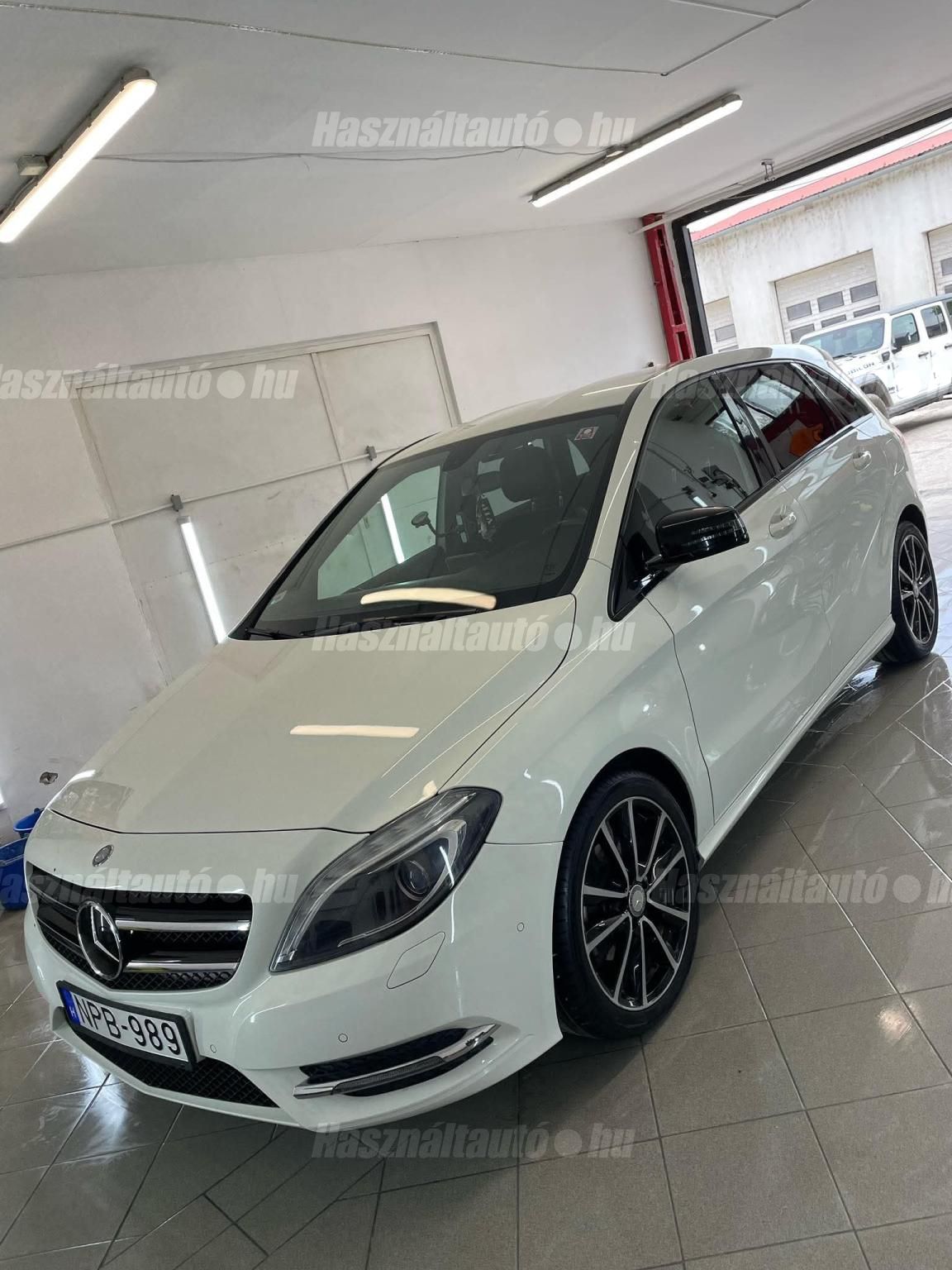 MERCEDES-BENZ B 180 2013/10 - 1