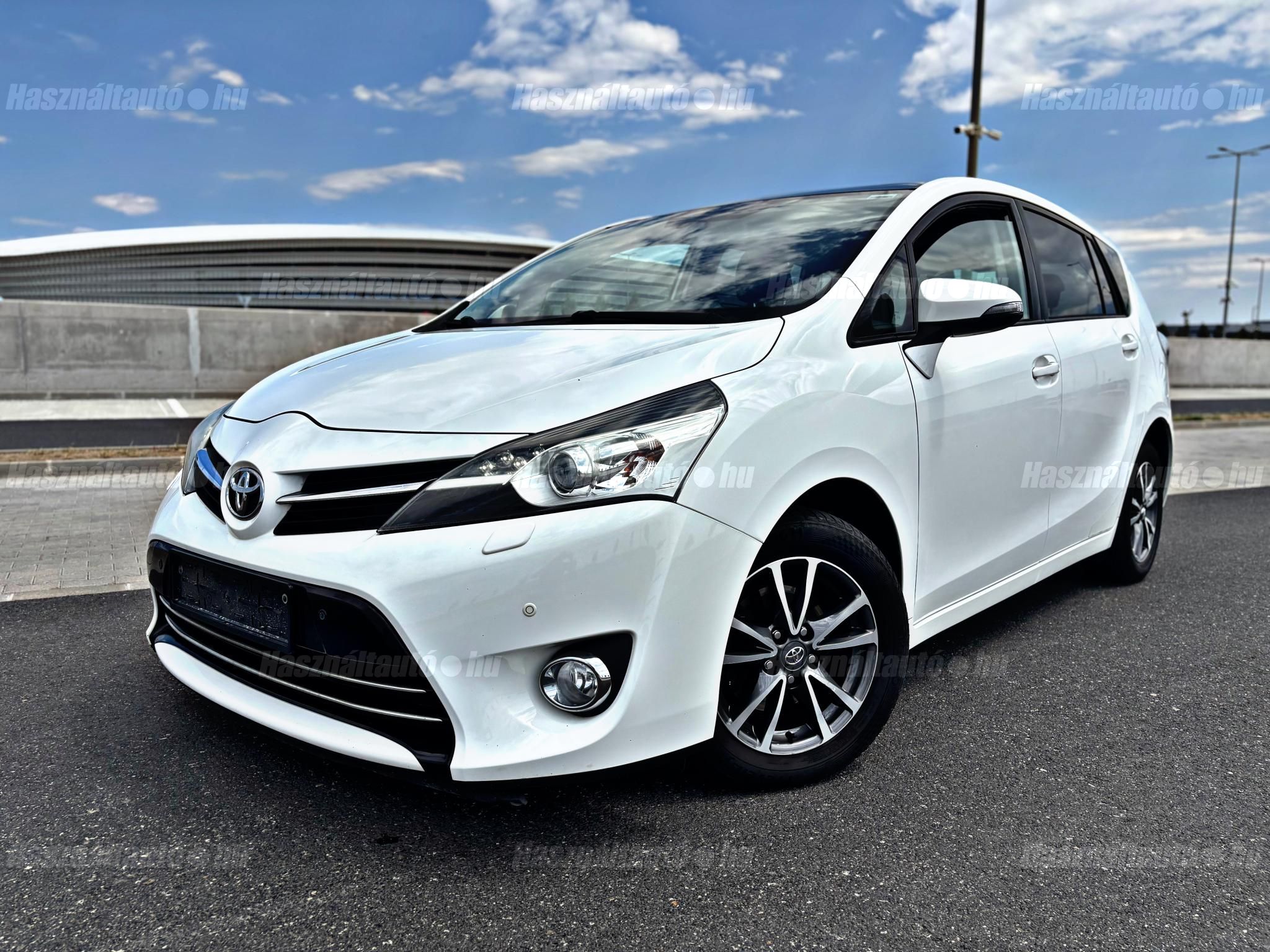 TOYOTA VERSO 2013/11 - 1