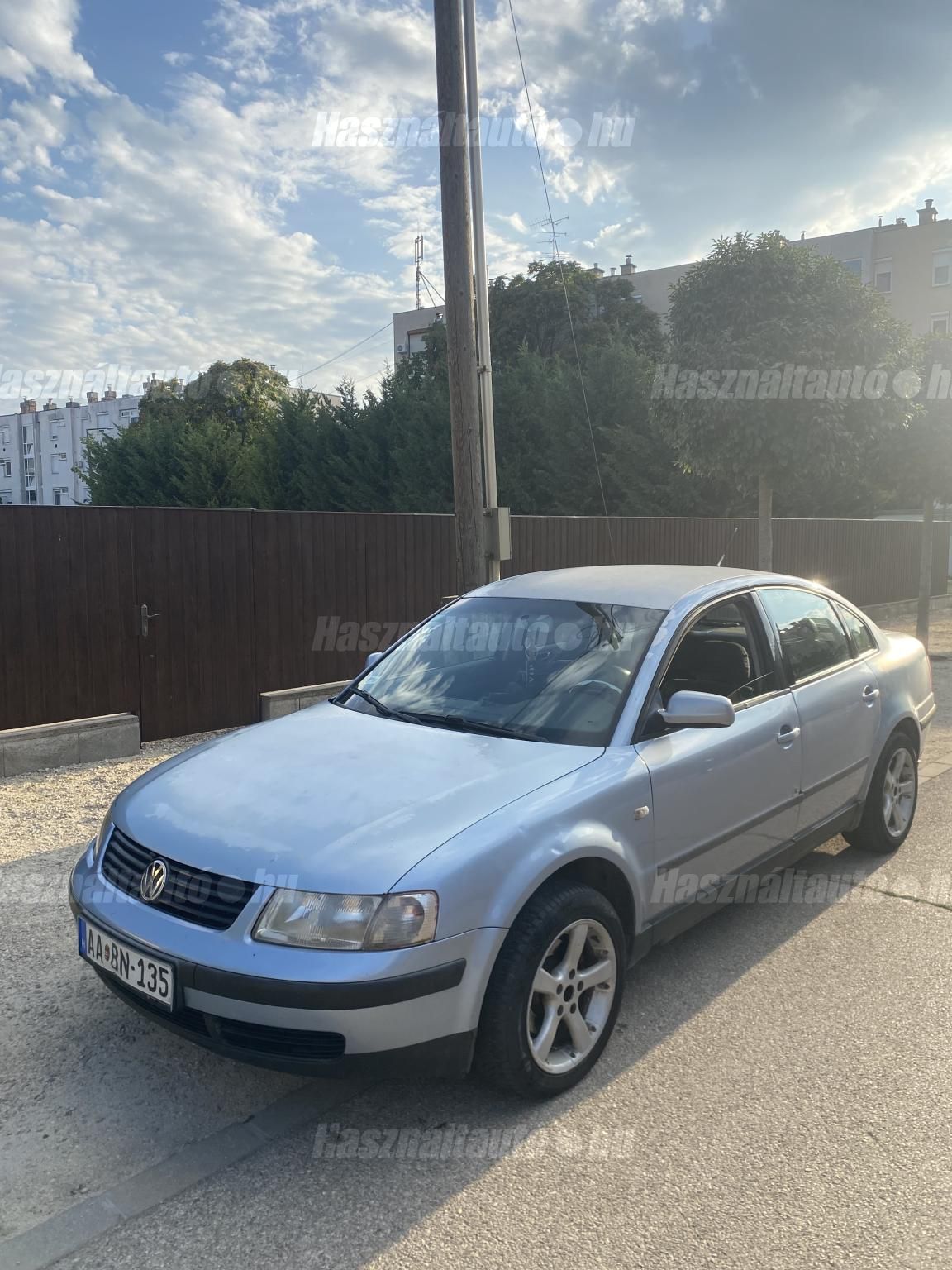 VOLKSWAGEN PASSAT V 2000 - 1