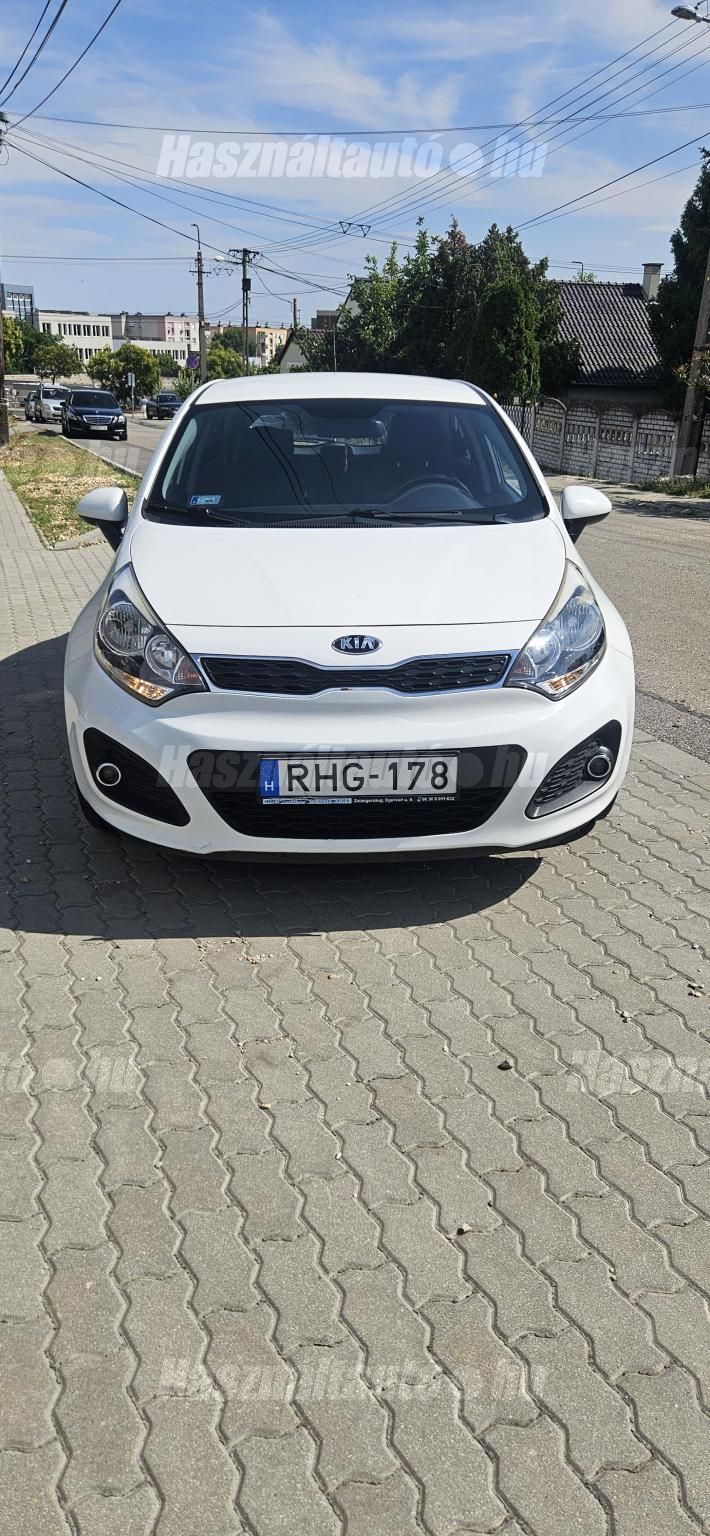 KIA RIO 2013/8 - 1