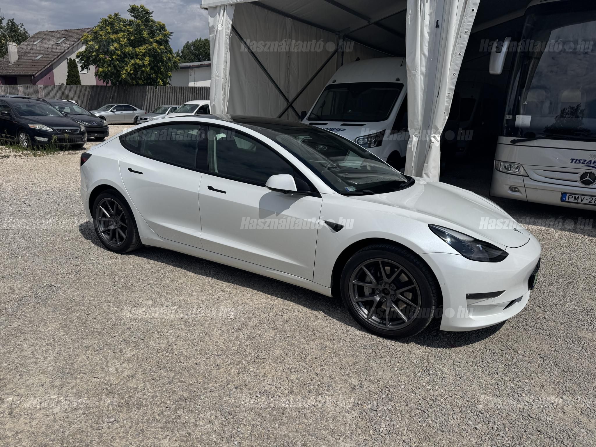 TESLA MODEL 3 2021/6 - 1