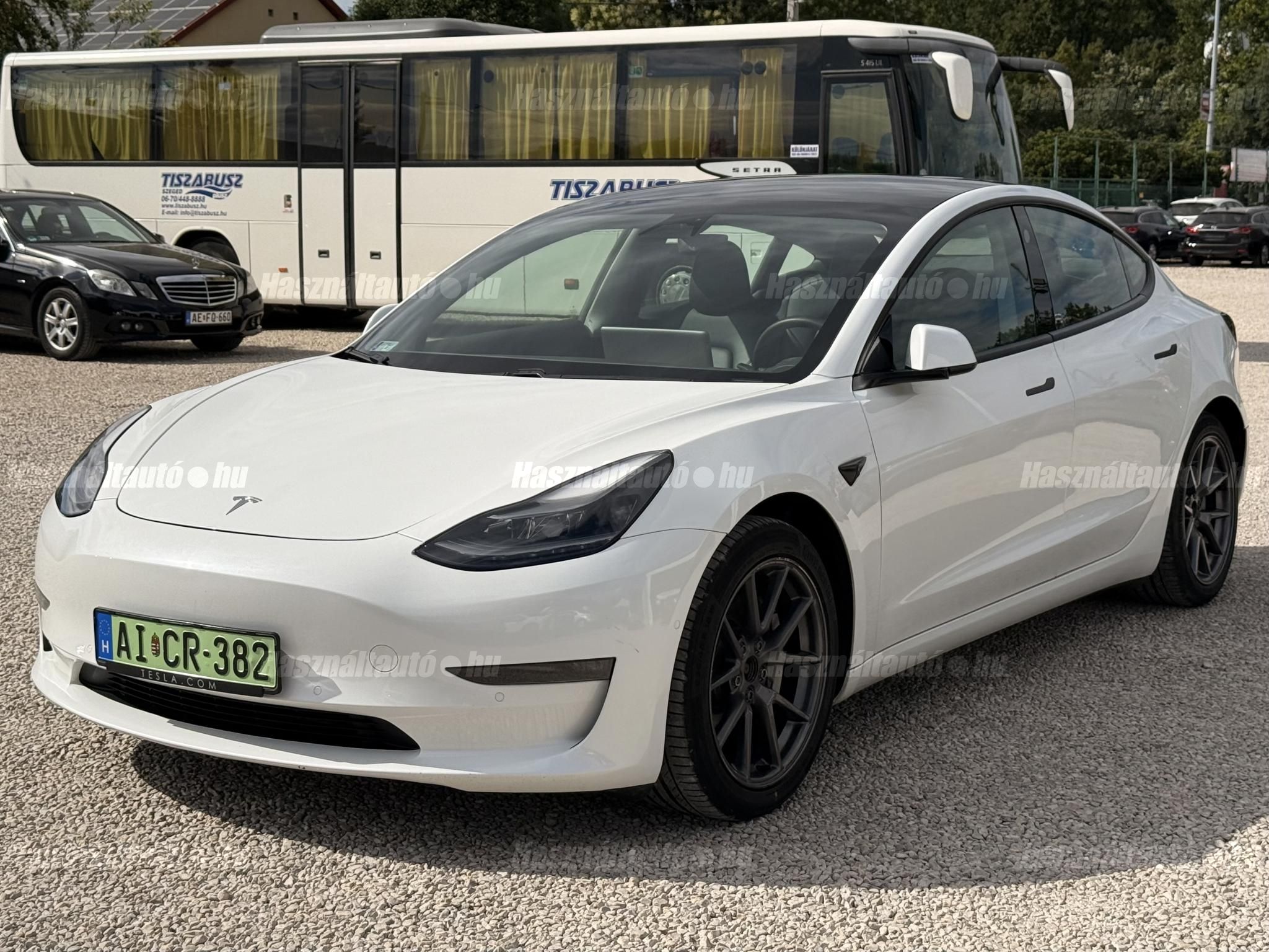 TESLA MODEL 3 2021/6 - 1