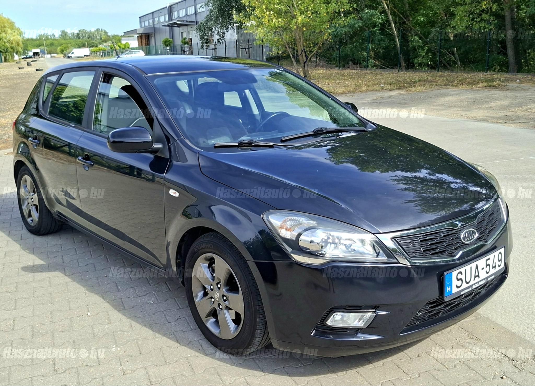KIA CEE'D 2010/9 - 1