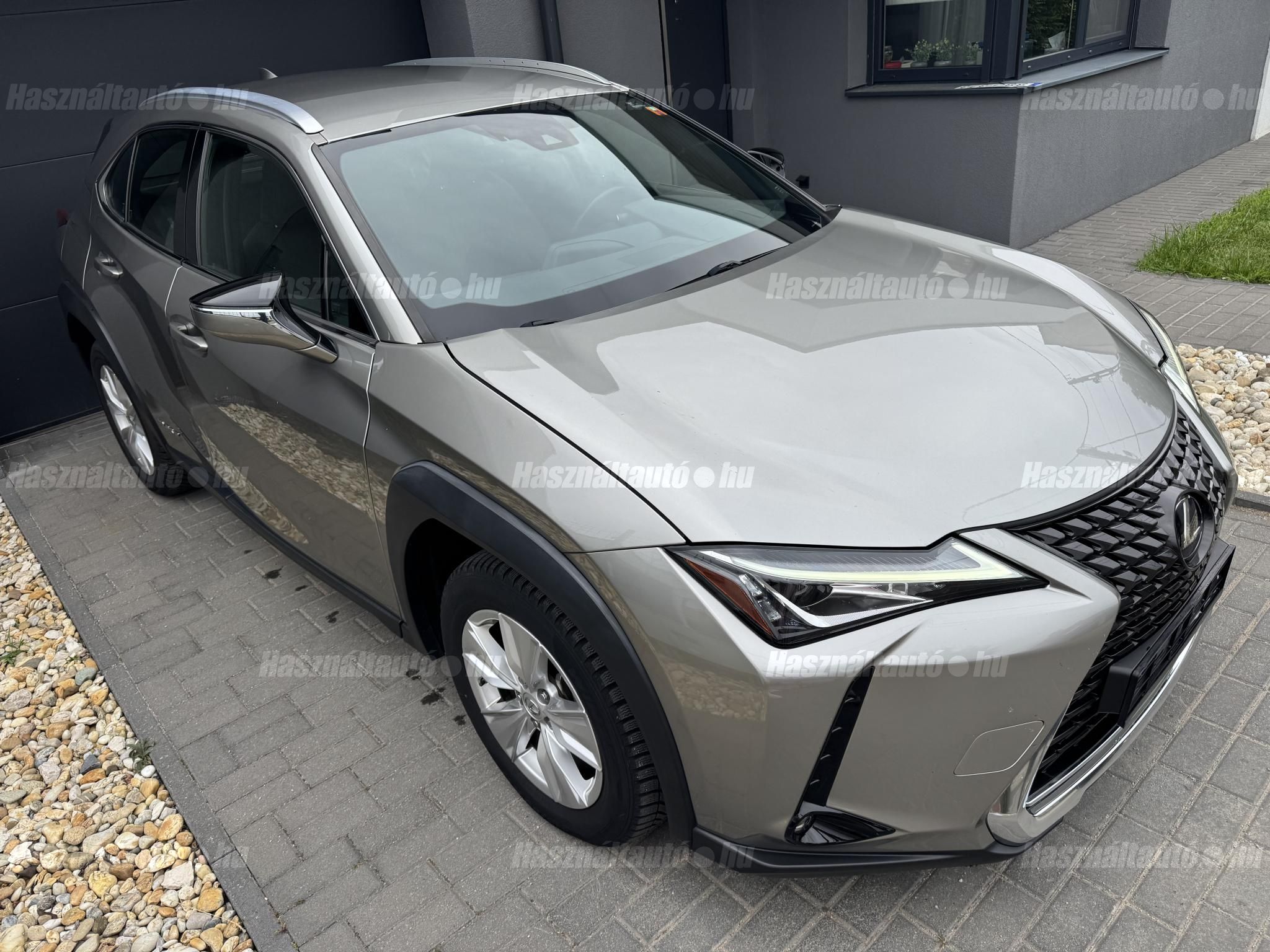 LEXUS UX 2021/12 - 1