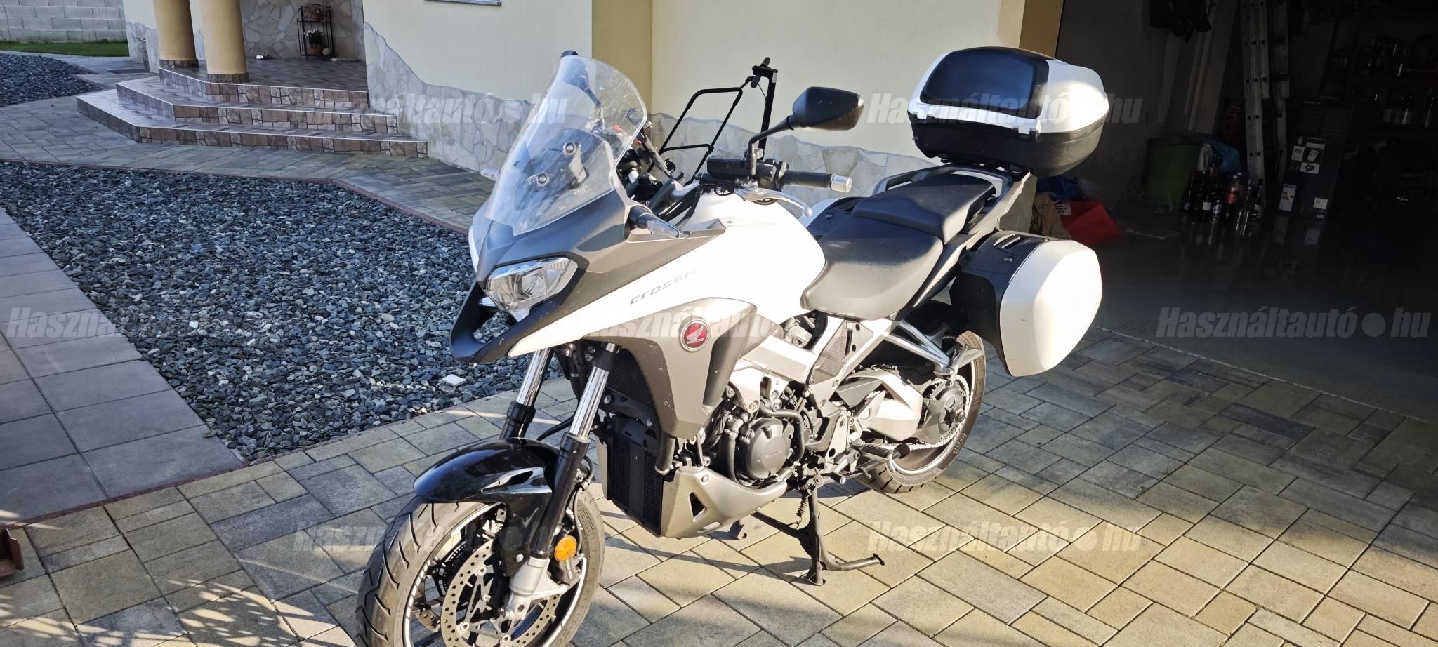 HONDA VFR 800 X 2015/4 - 1