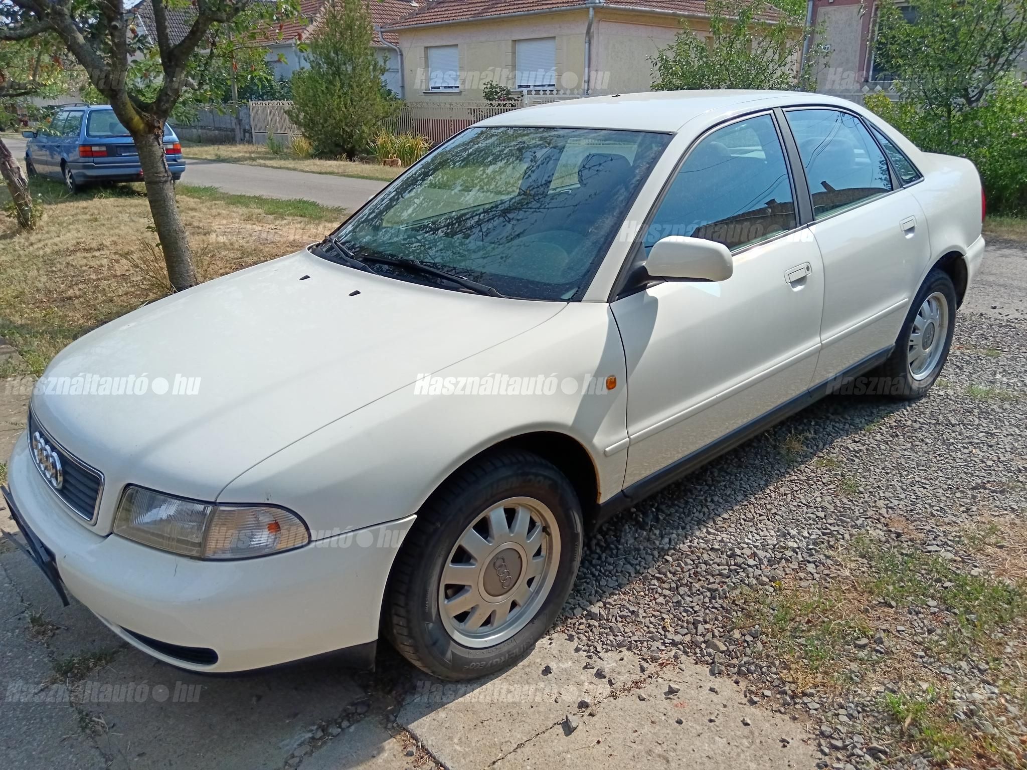 AUDI A4 1998/8 - 1