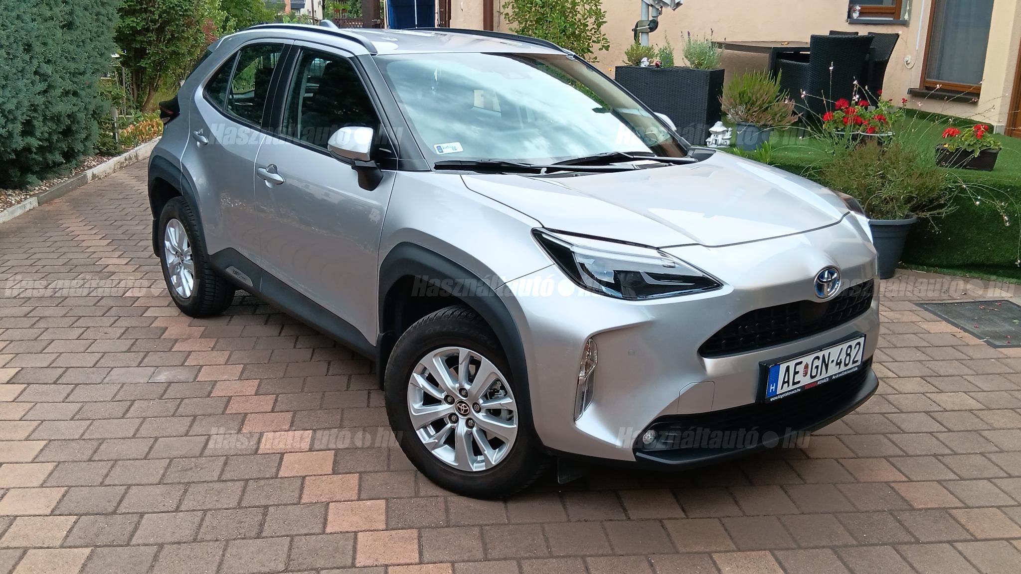 TOYOTA YARIS CROSS 2023/12 - 1