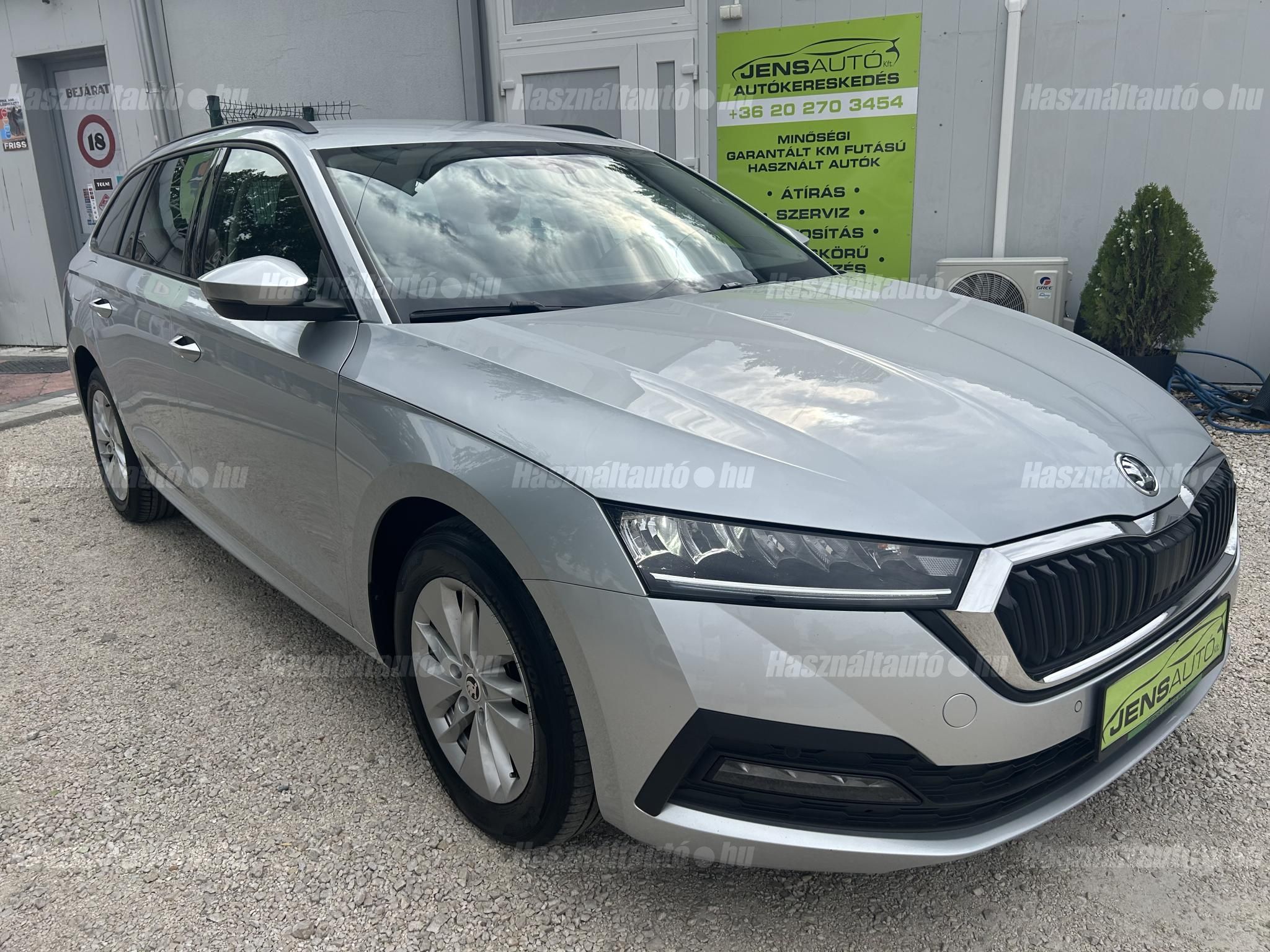 SKODA OCTAVIA 2023/12 - 1