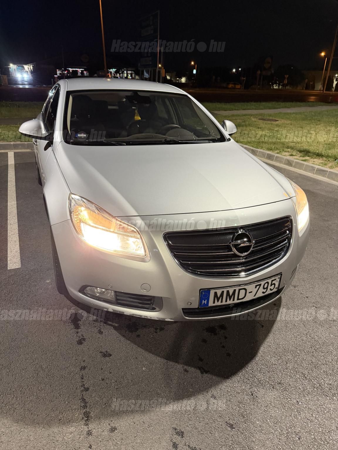 OPEL INSIGNIA 2011/6 - 1