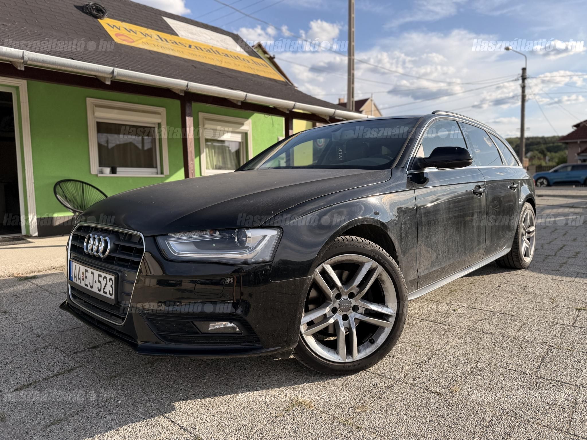 AUDI A4 2012/10 - 1