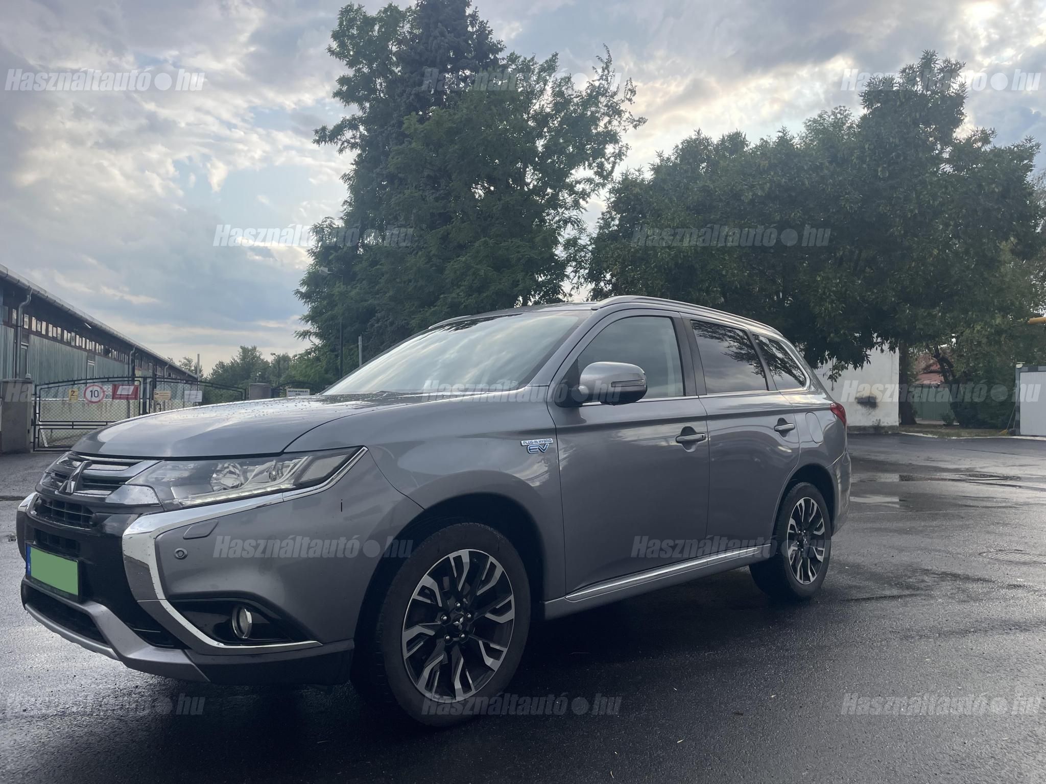 MITSUBISHI OUTLANDER 2016/6 - 1