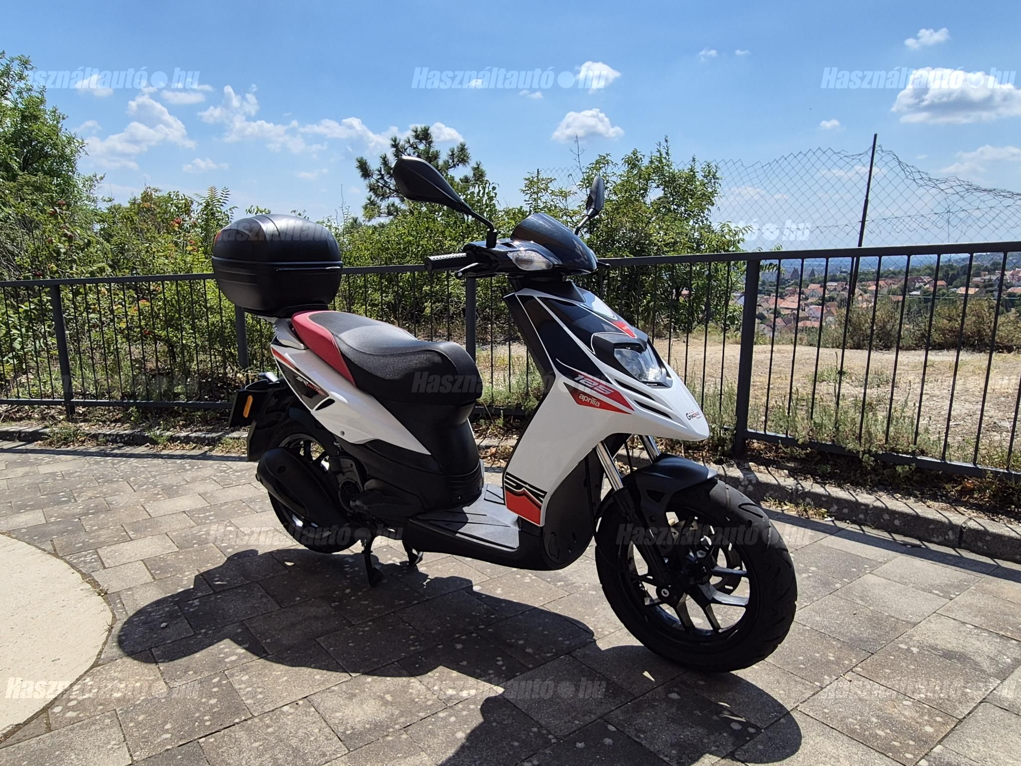 APRILIA SR 125 2015/5 - 1