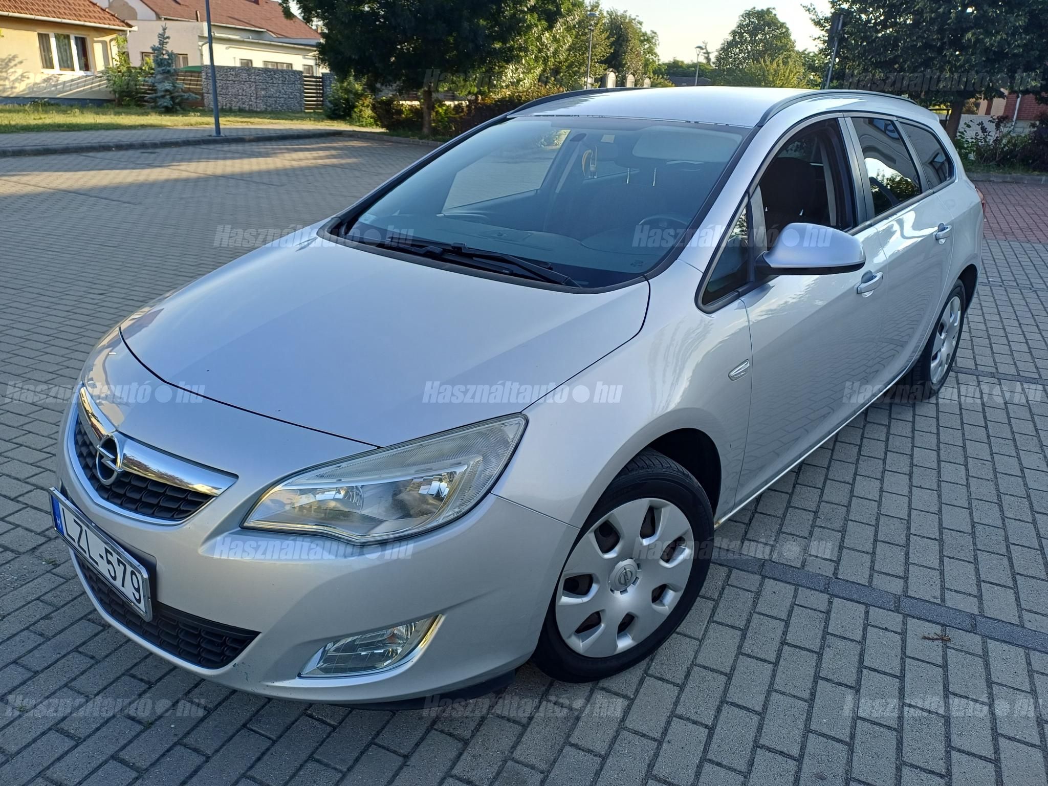 OPEL ASTRA J 2011/11 - 1
