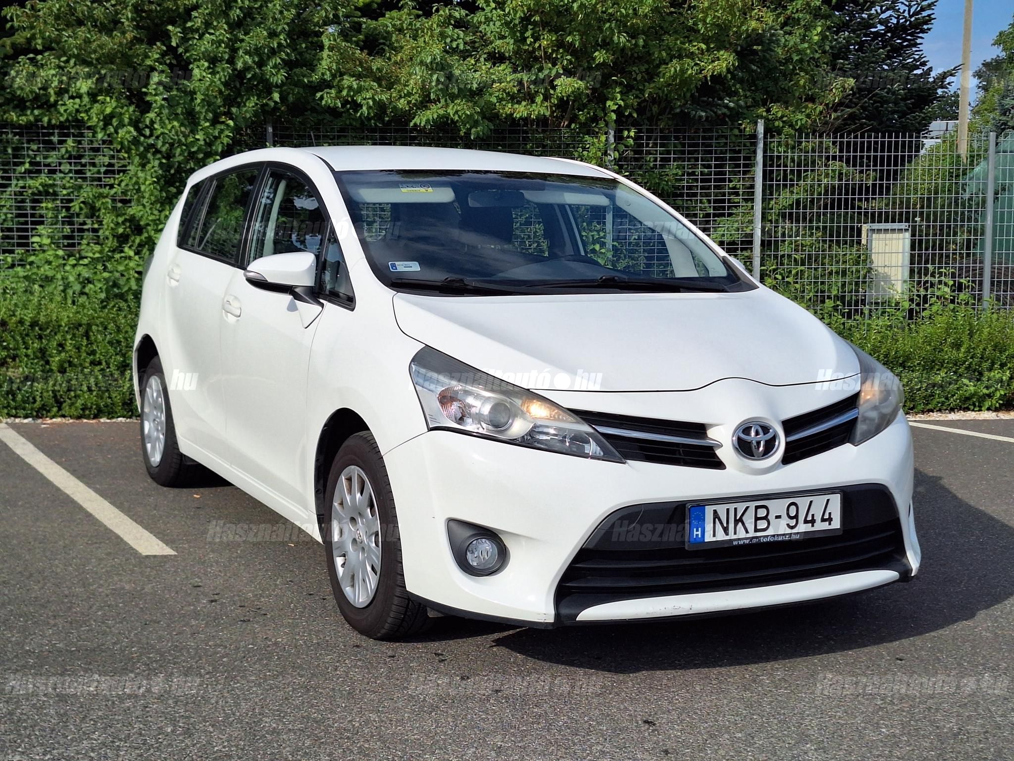 TOYOTA VERSO 2015/12 - 1