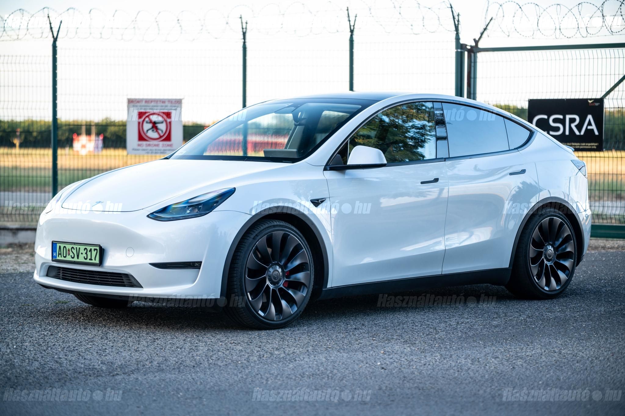 TESLA MODEL Y 2023/1 - 1