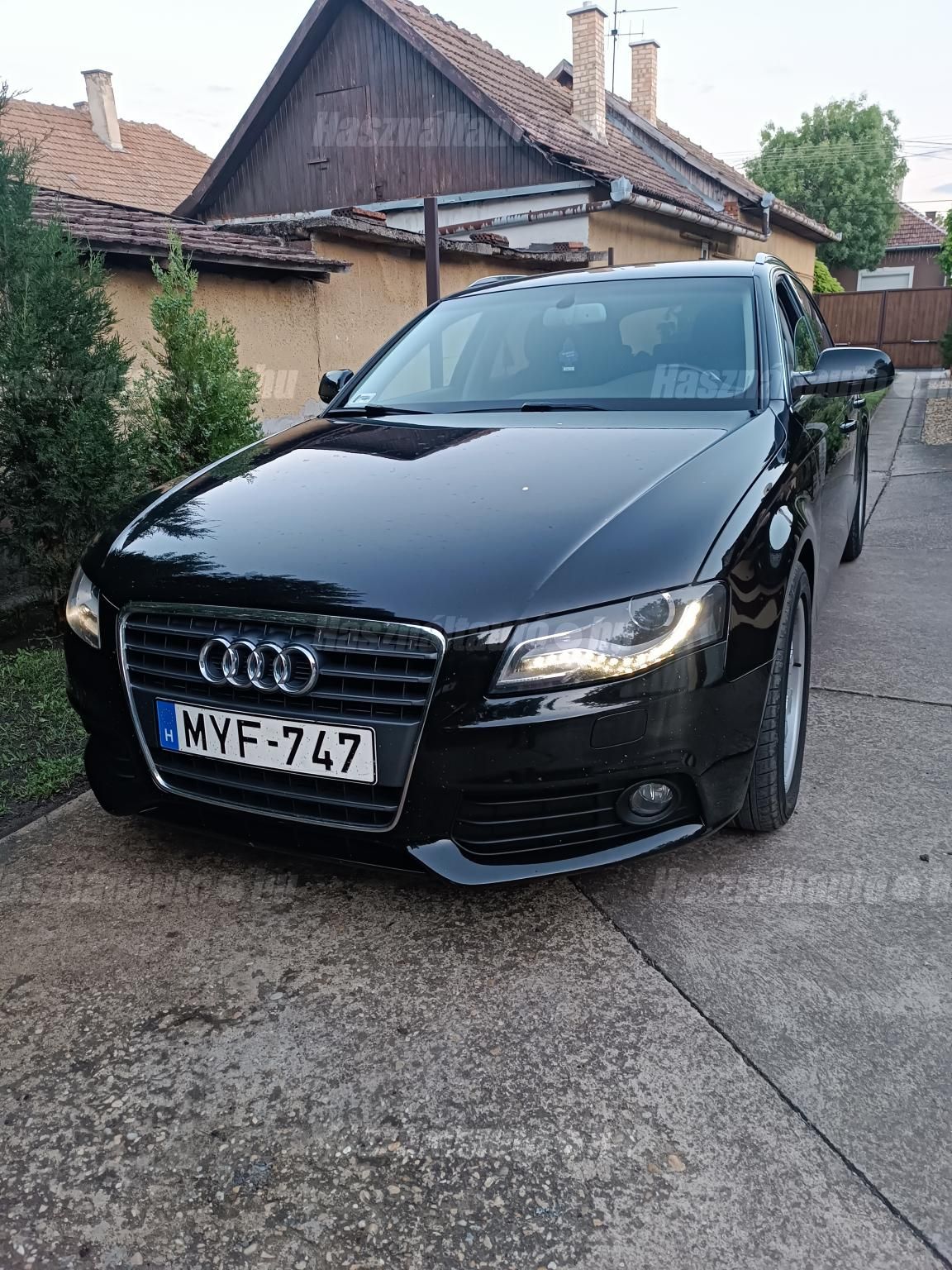 AUDI A4 2011/6 - 1