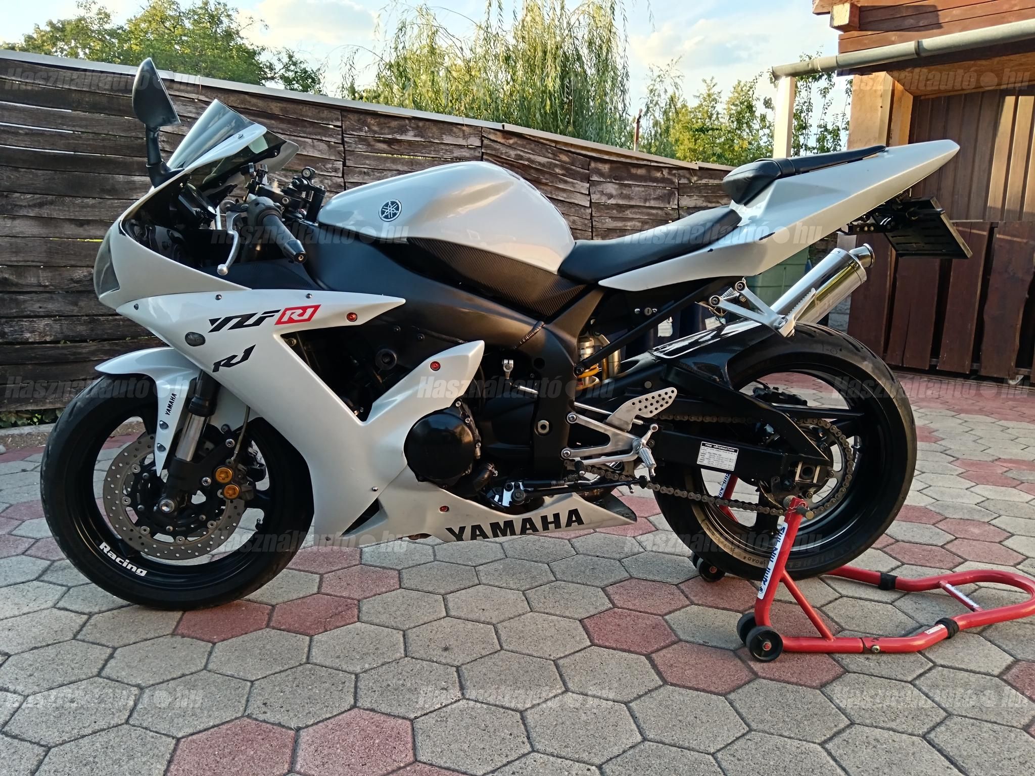 YAMAHA YZF R1 2002/11 - 1