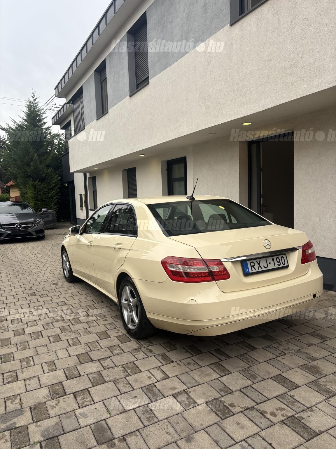 MERCEDES-BENZ E-OSZTÁLY 2011/12 - 1