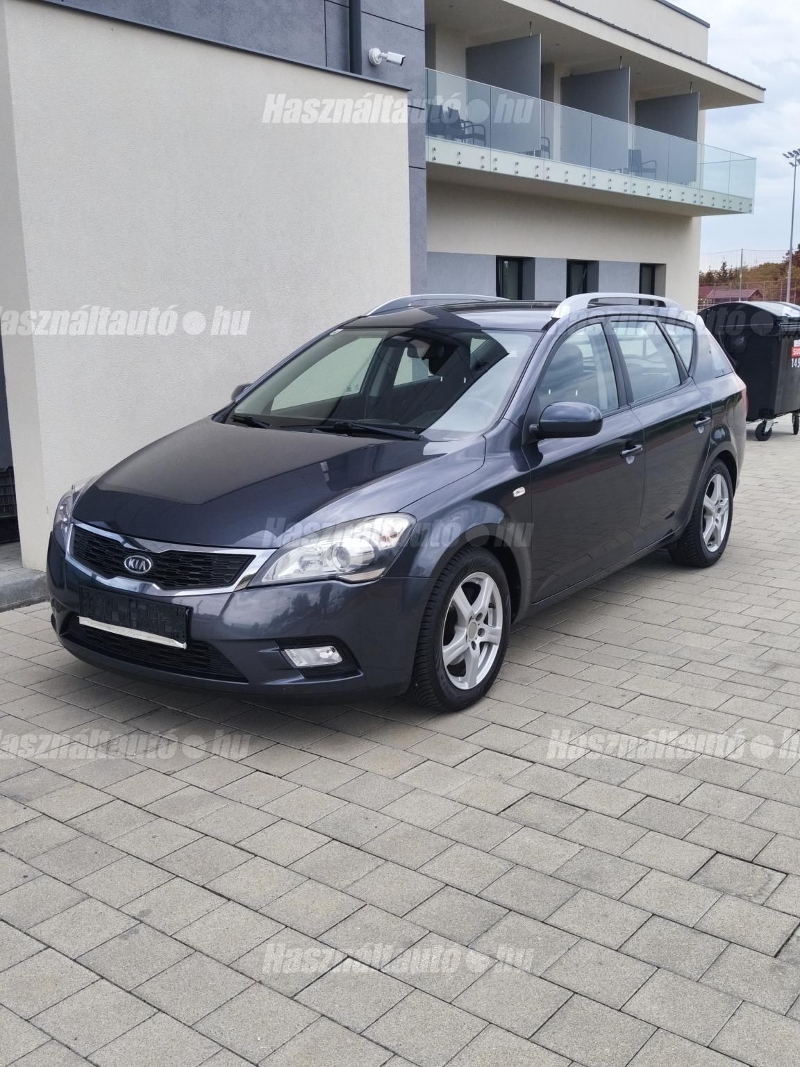 KIA CEE'D 2012/6 - 1