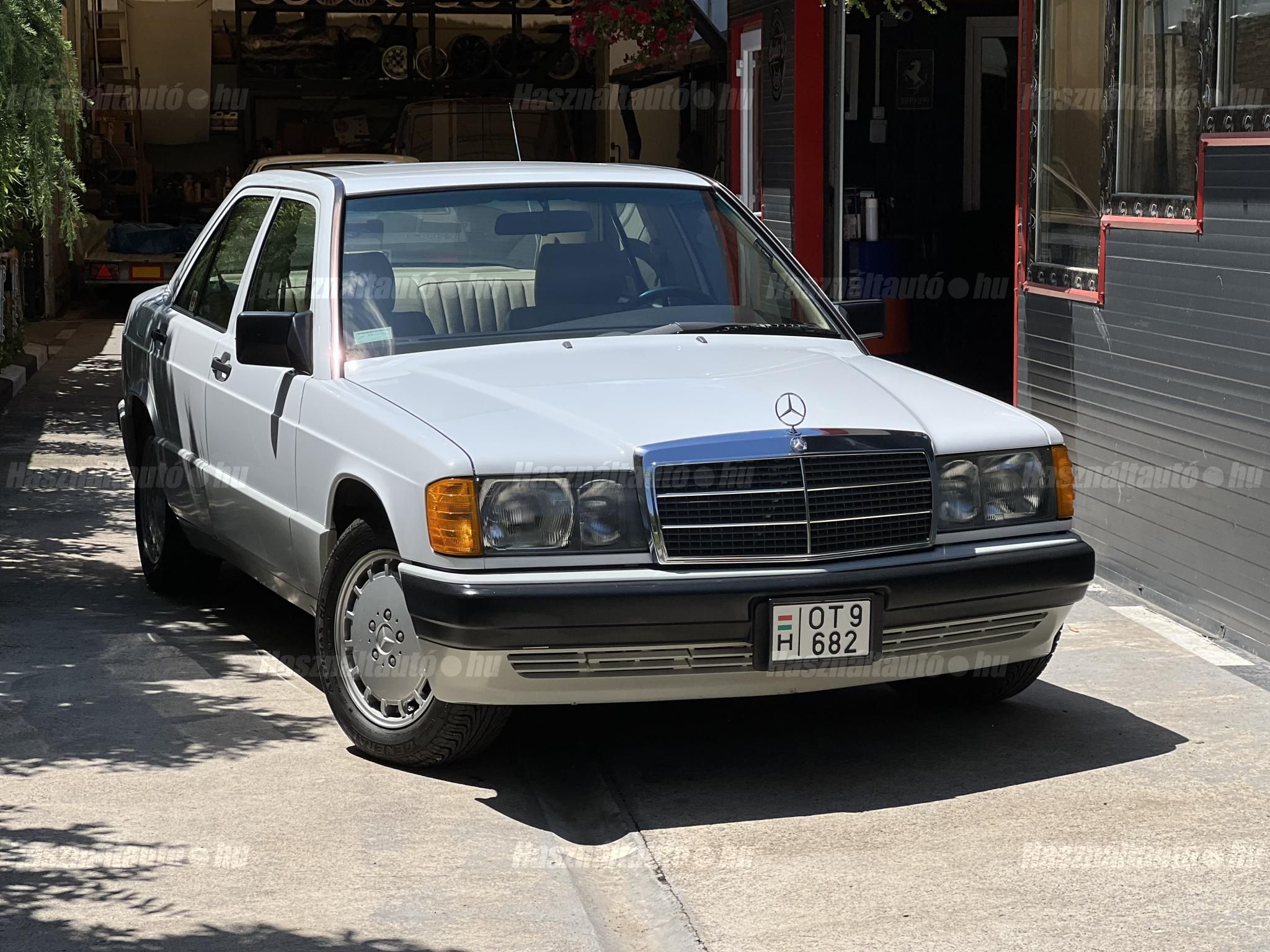 MERCEDES-BENZ 190 1990 - 1