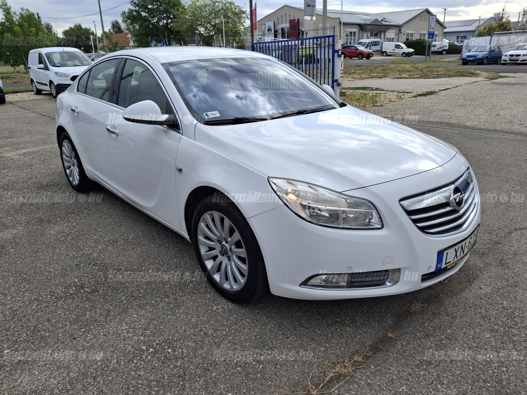 OPEL INSIGNIA 2011/7 - 1