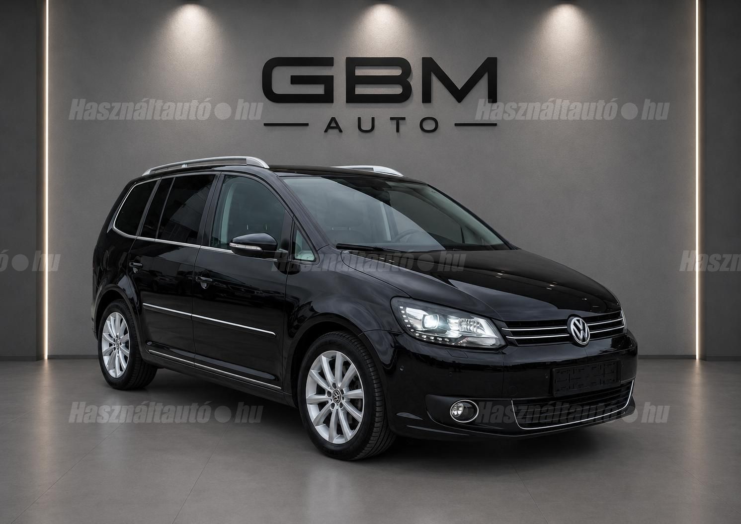 VOLKSWAGEN TOURAN 2011/6 - 1