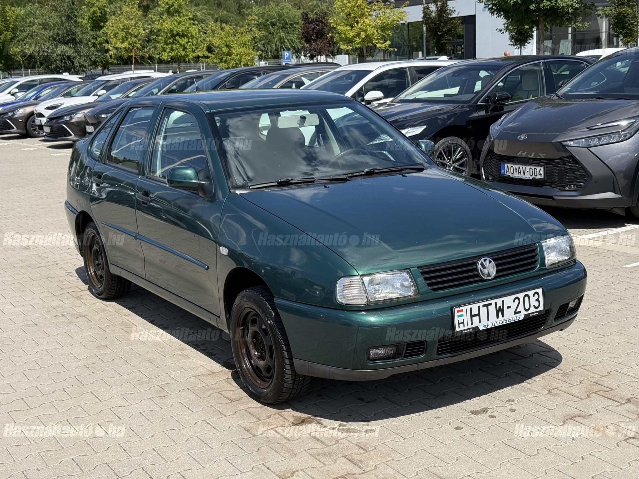 VOLKSWAGEN POLO 2001/8 - 1