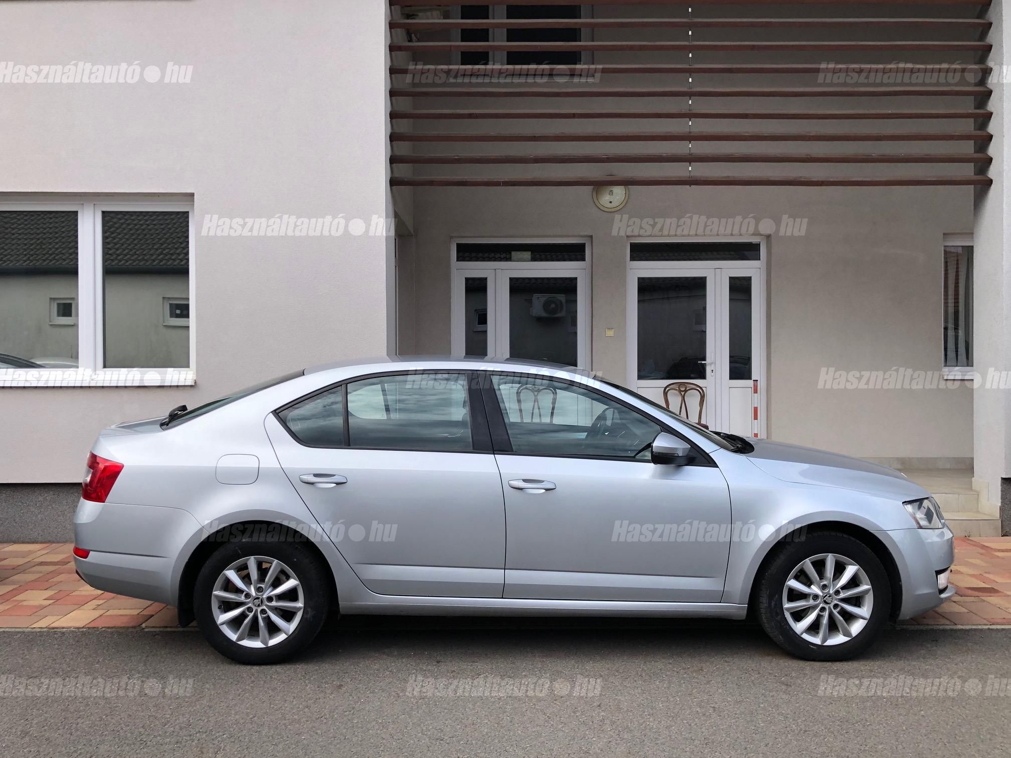 SKODA OCTAVIA 2015/11 - 1
