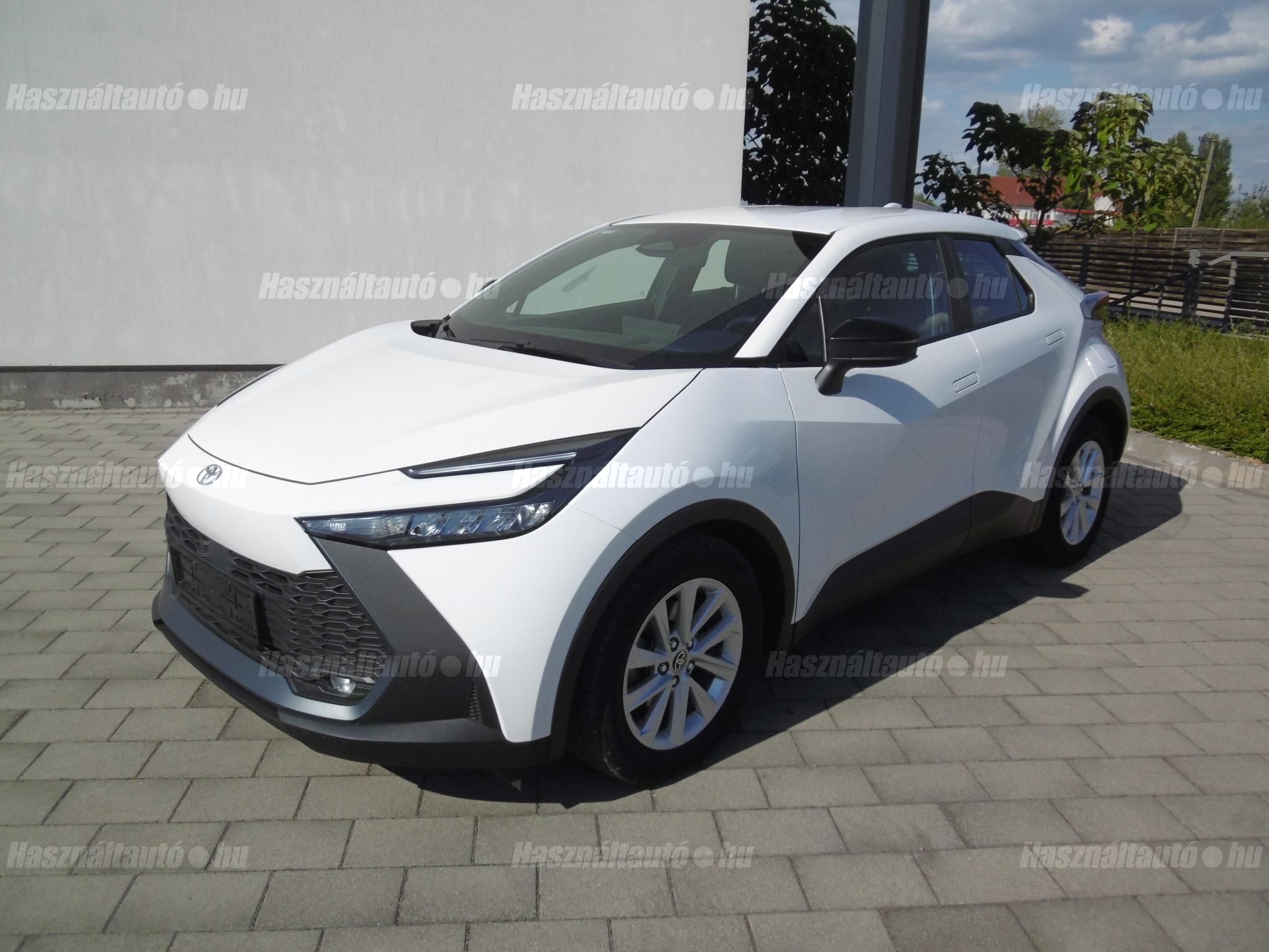 TOYOTA C-HR 2024/6 - 1