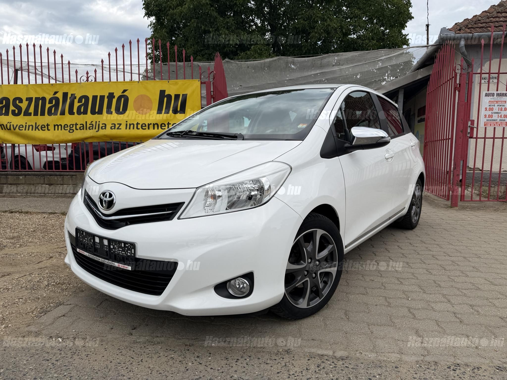 TOYOTA YARIS 2013/9 - 1