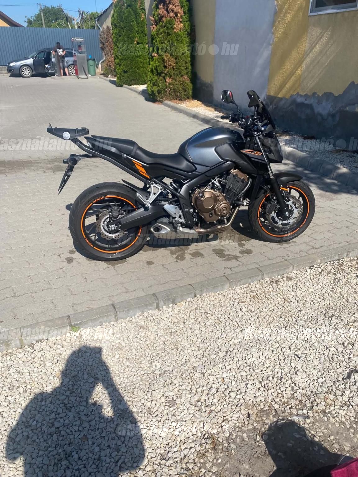 HONDA CB 650 F 2017 - 1