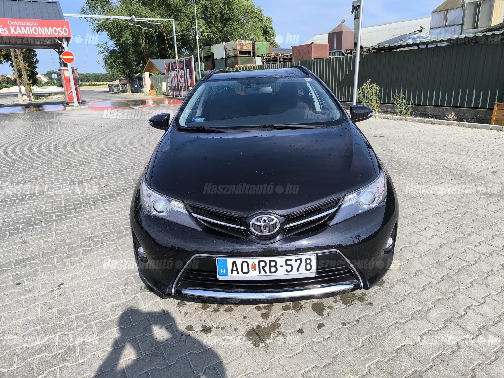 TOYOTA AURIS 2013/10 - 1