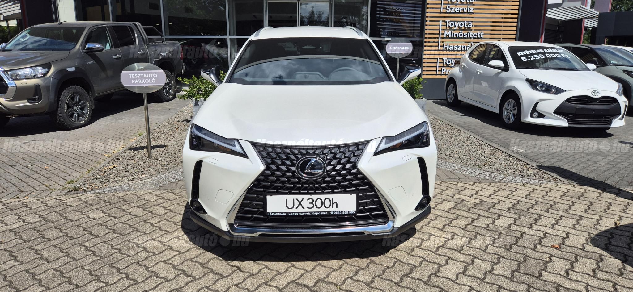 LEXUS UX 2025/8 - 1
