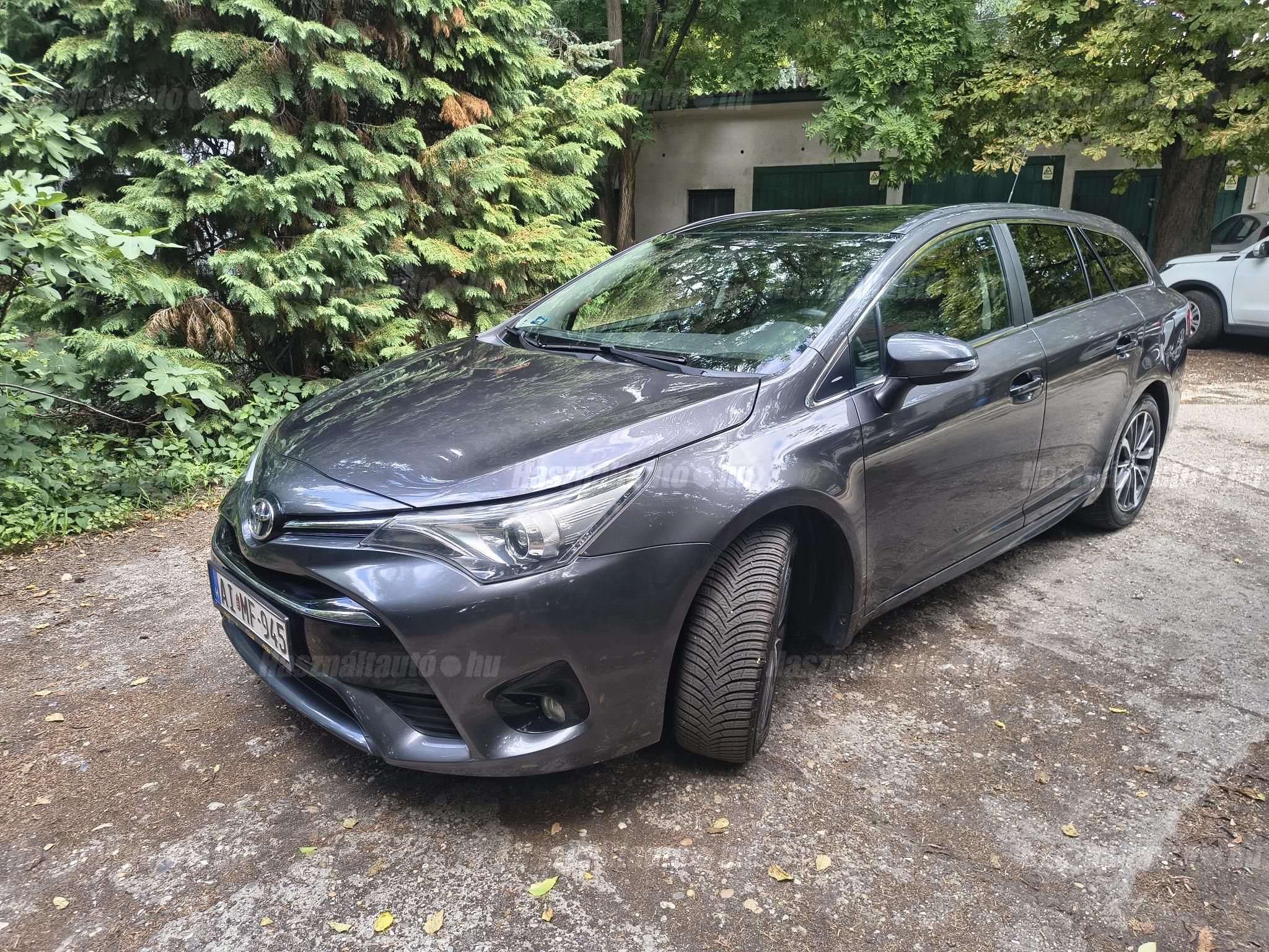 TOYOTA AVENSIS 2016/7 - 1