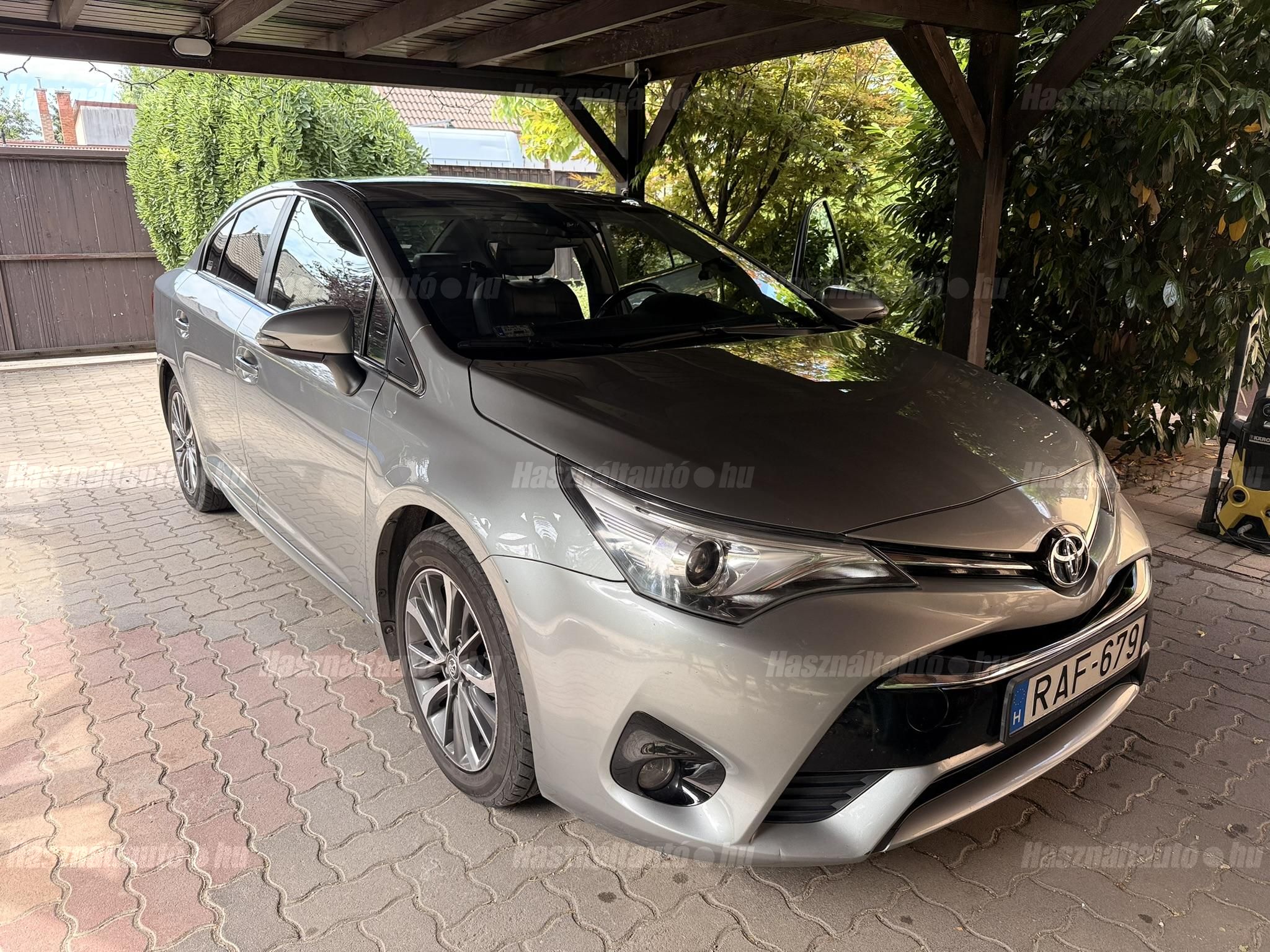 TOYOTA AVENSIS 2016/9 - 1