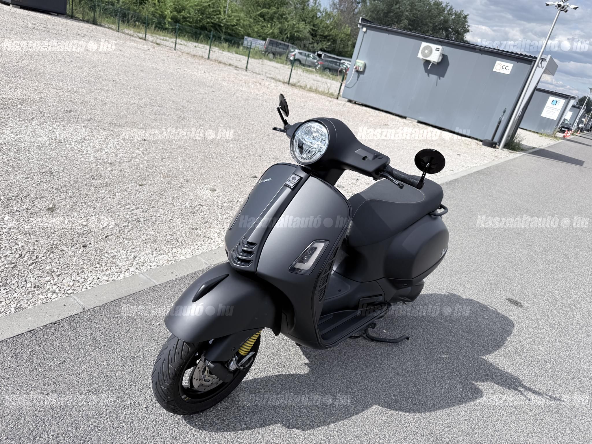 VESPA GTS 2022/10 - 1