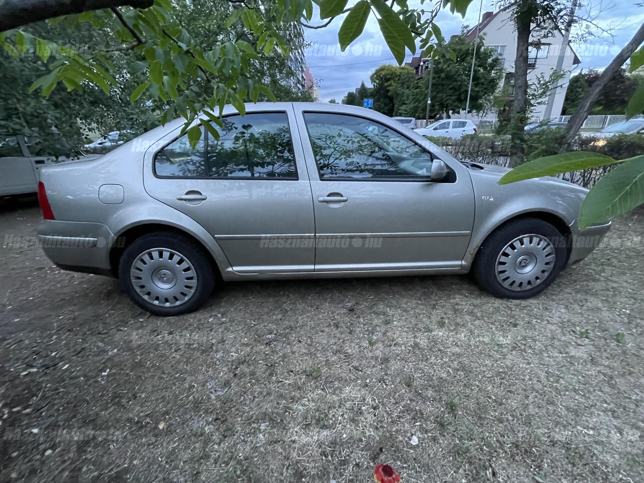 VOLKSWAGEN BORA 2004 - 1