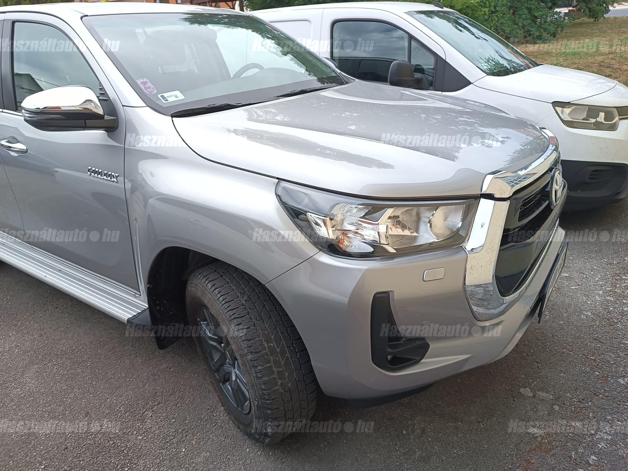 TOYOTA HILUX 2023/2 - 1