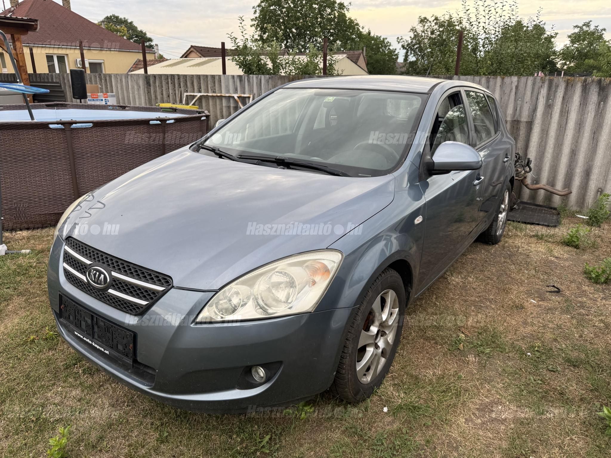 KIA CEE'D 2007/12 - 1