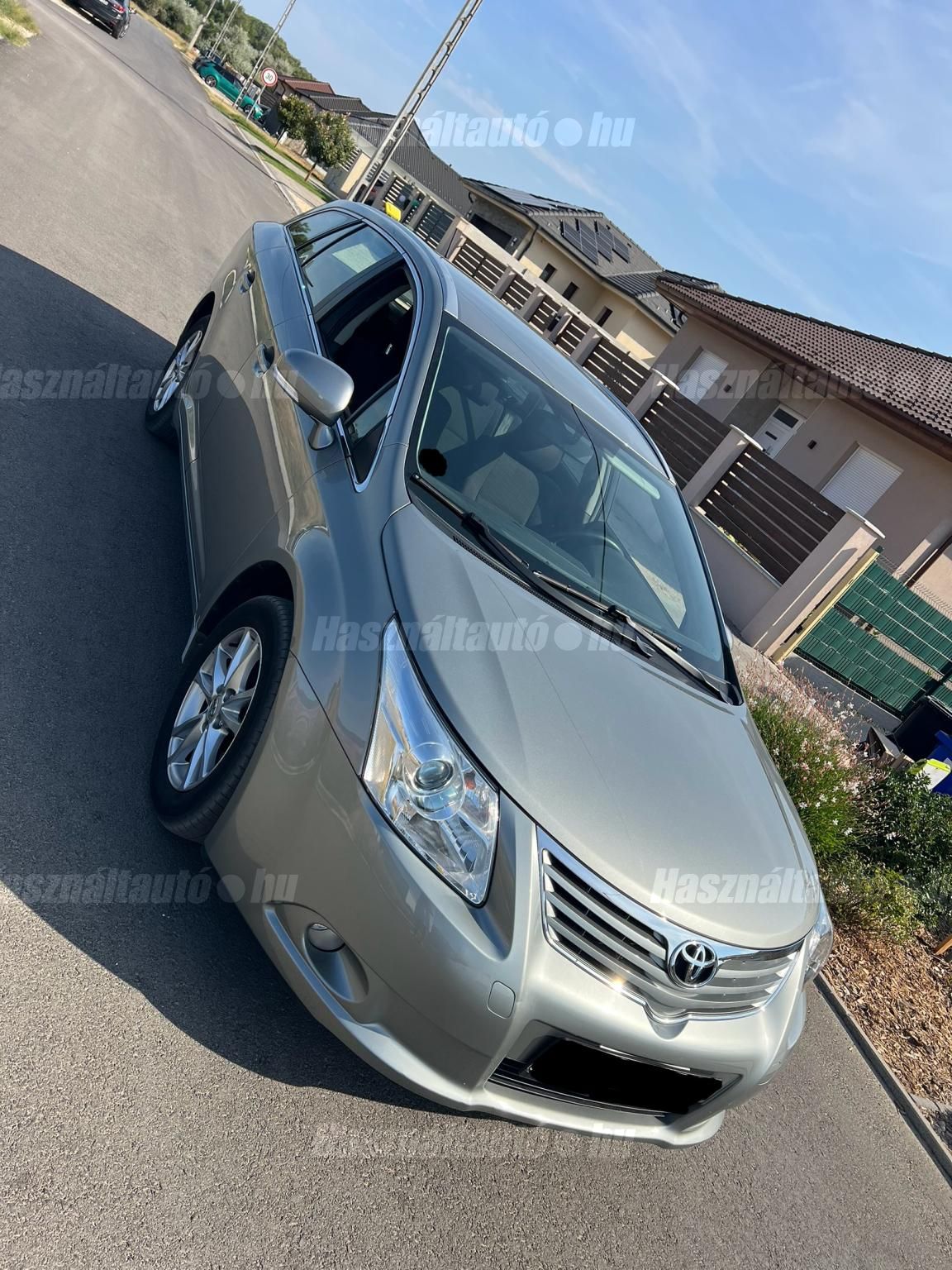 TOYOTA AVENSIS 2010/5 - 1
