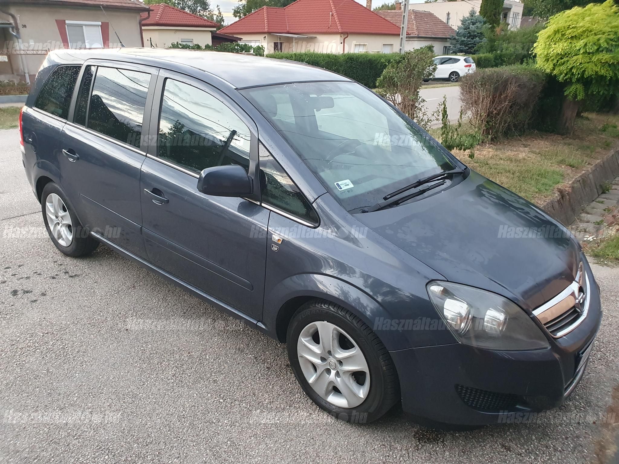 OPEL ZAFIRA B 2010/3 - 1