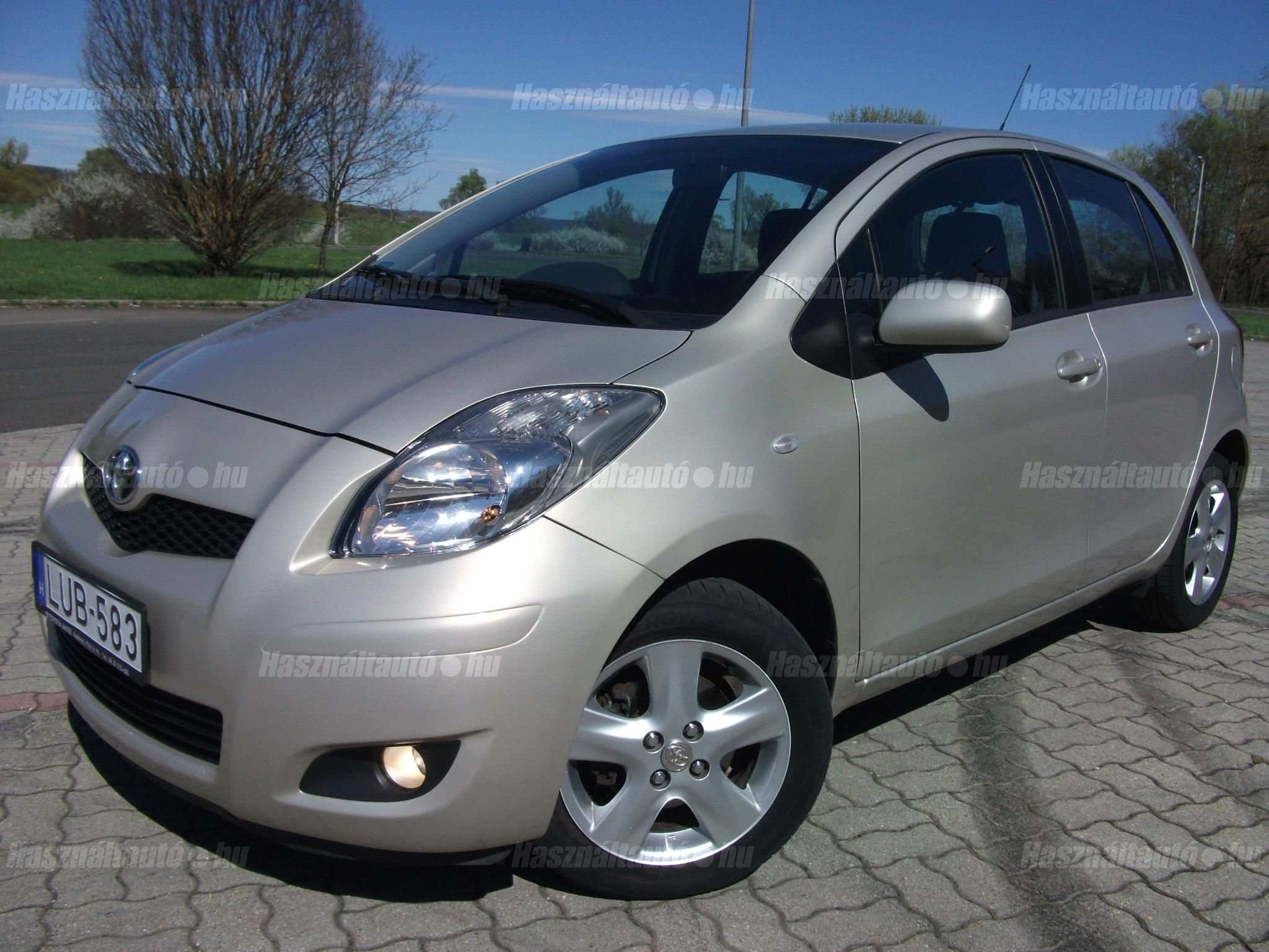 TOYOTA YARIS 2010/12 - 1