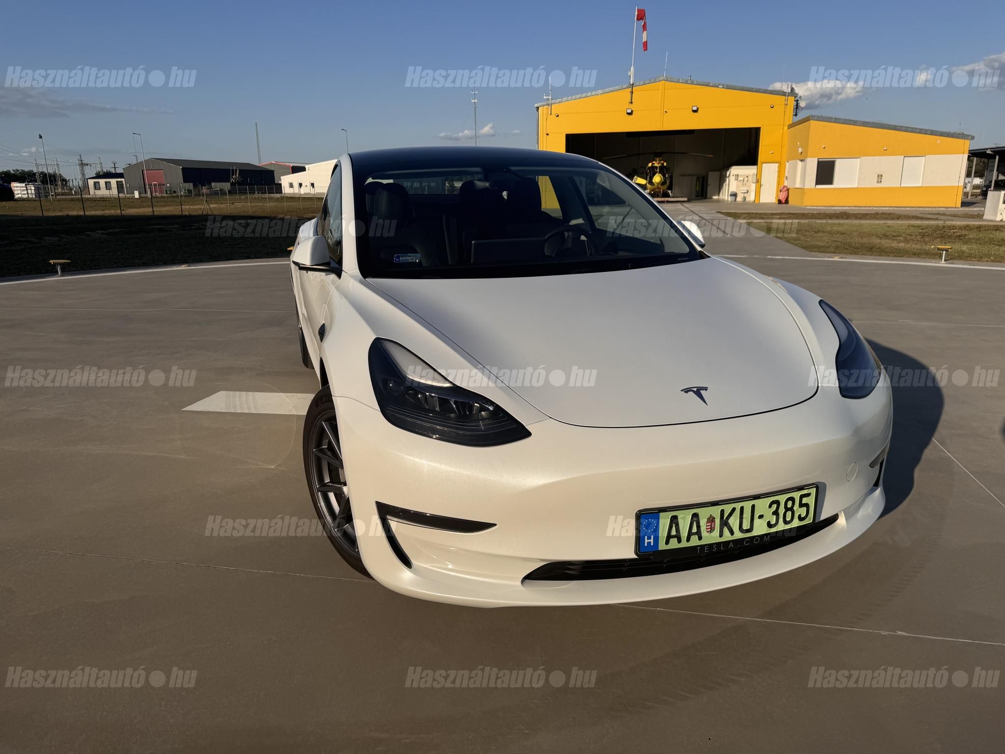 TESLA MODEL 3 2023/3 - 1