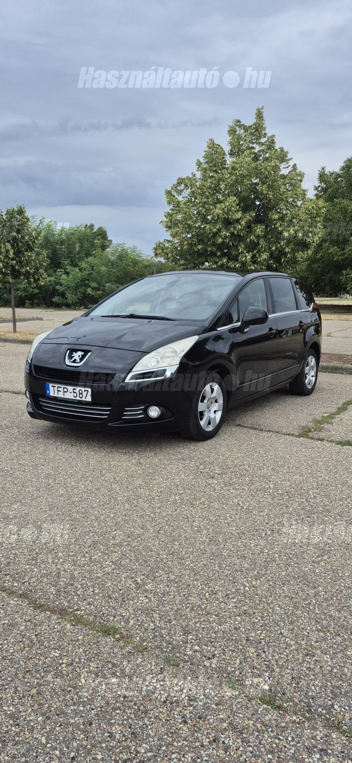 PEUGEOT 5008 2010/11 - 1