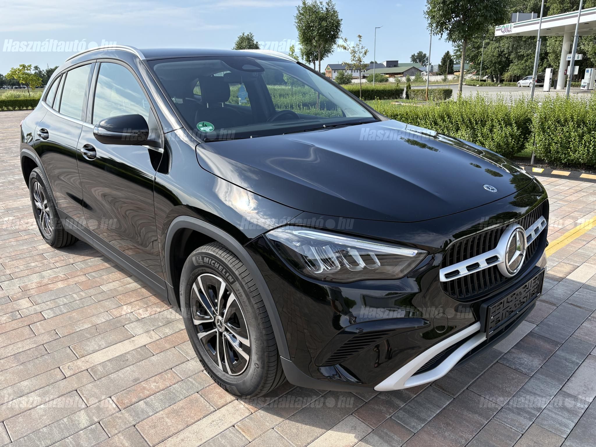 MERCEDES-BENZ GLA 180 2023/11 - 1