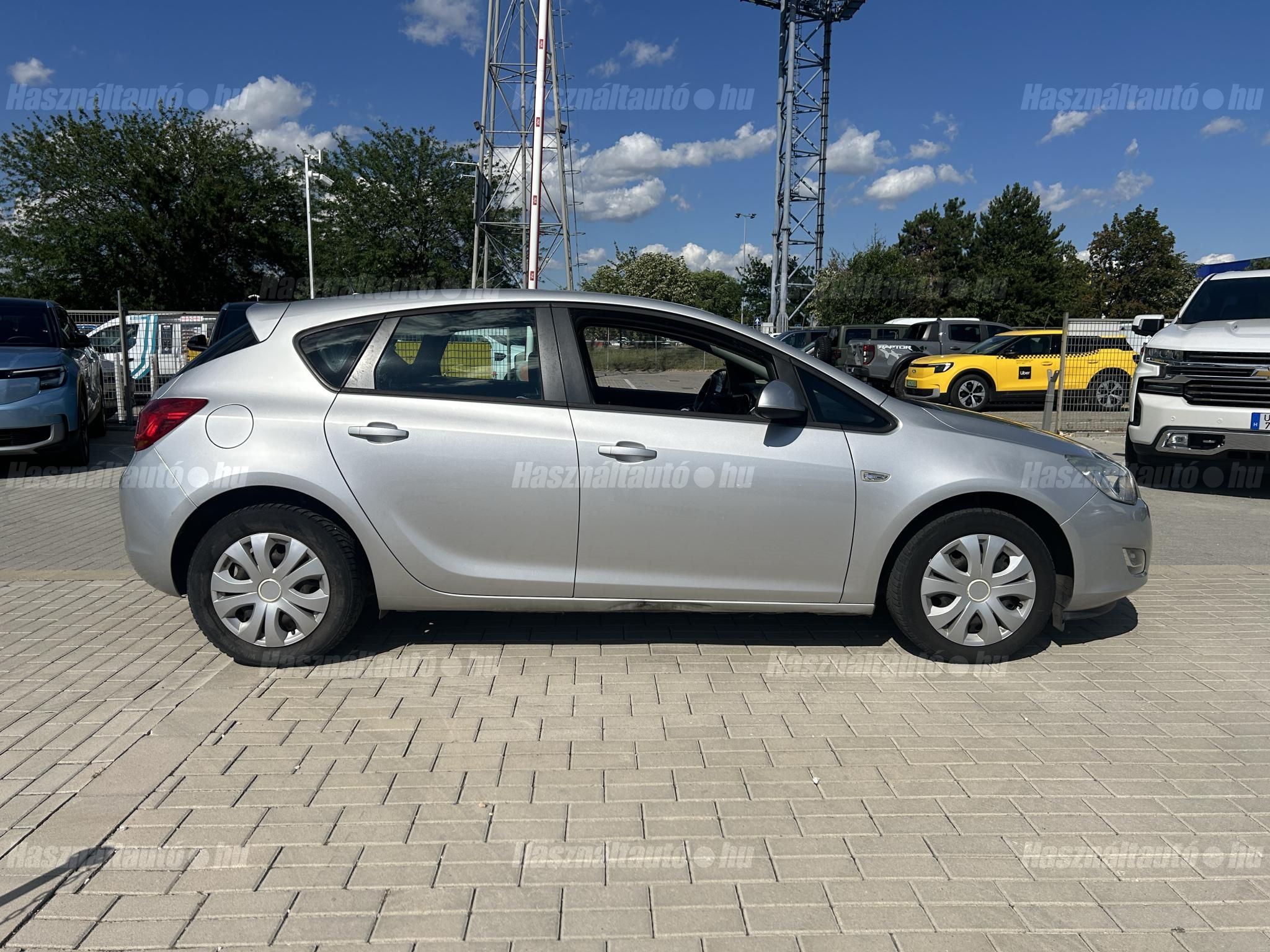 OPEL ASTRA 2010/12 - 1